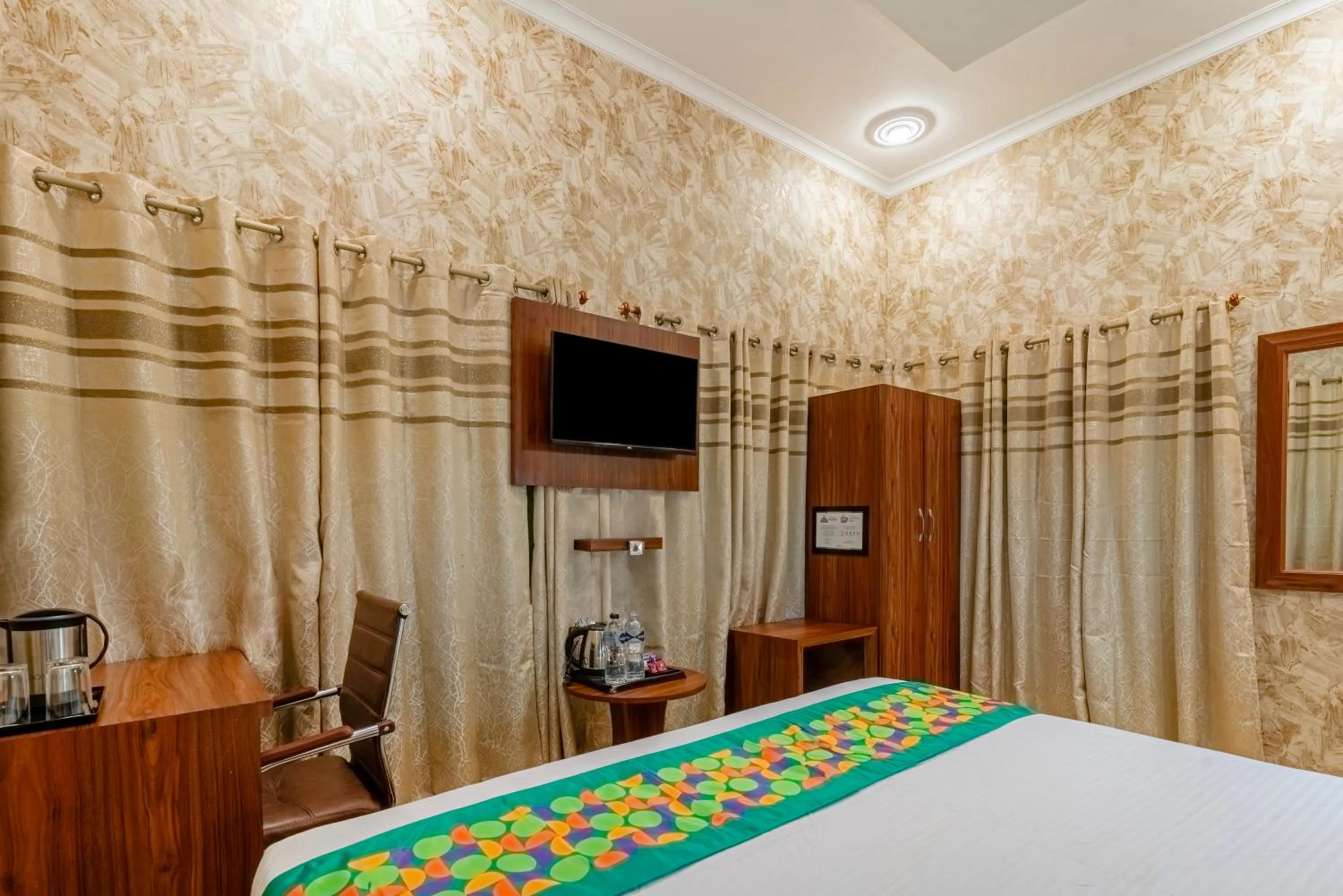 Bedroom, Bed in Treebo Una Regency - Near AIIMS Patna