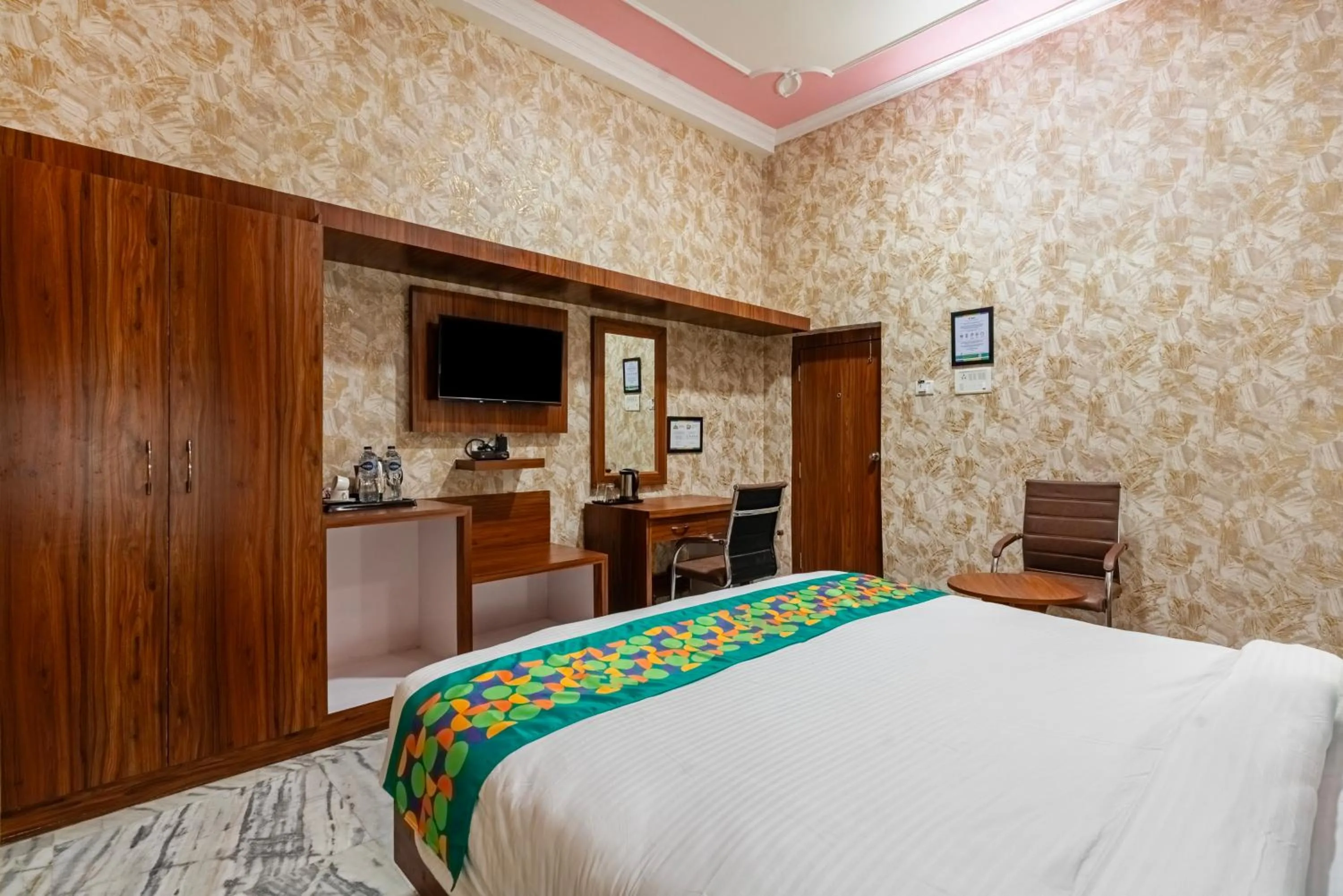 Bedroom, Bed in Treebo Una Regency - Near AIIMS Patna