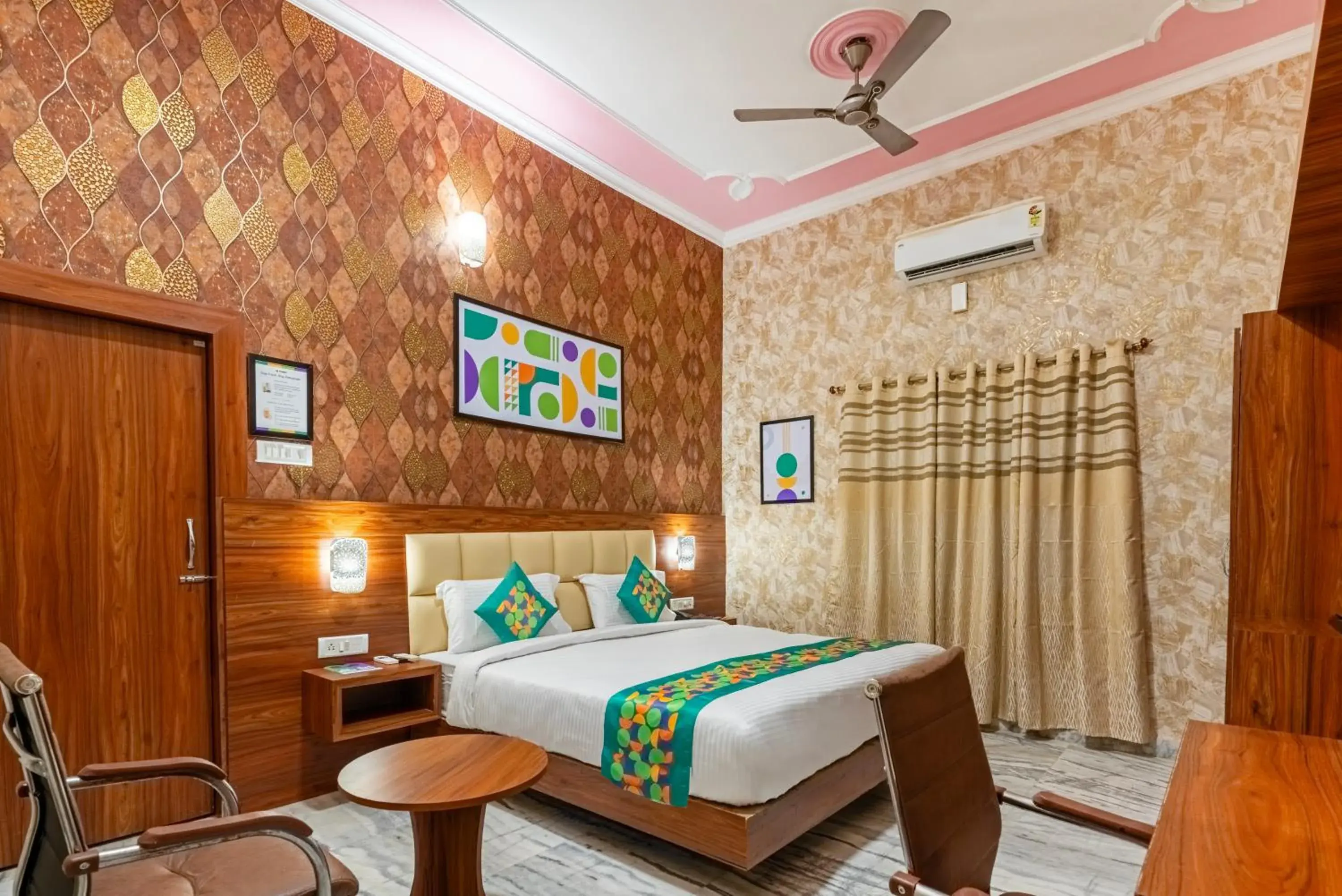 Deluxe Room - single occupancy in Treebo Una Regency - Near AIIMS Patna Deluxe Room - single occupancy in Treebo Una Regency - Near AIIMS Patna