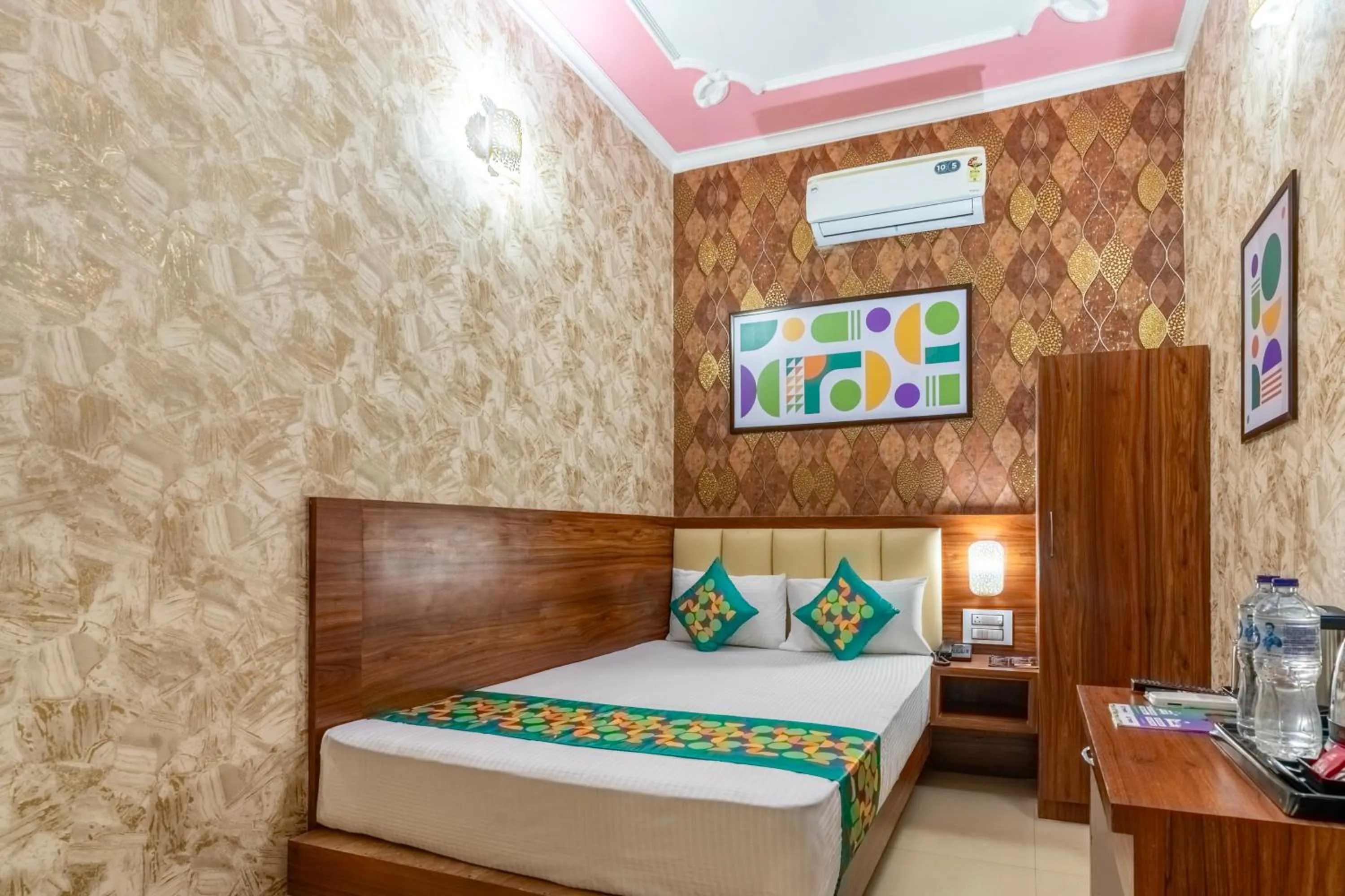 Bedroom, Bed in Treebo Una Regency - Near AIIMS Patna