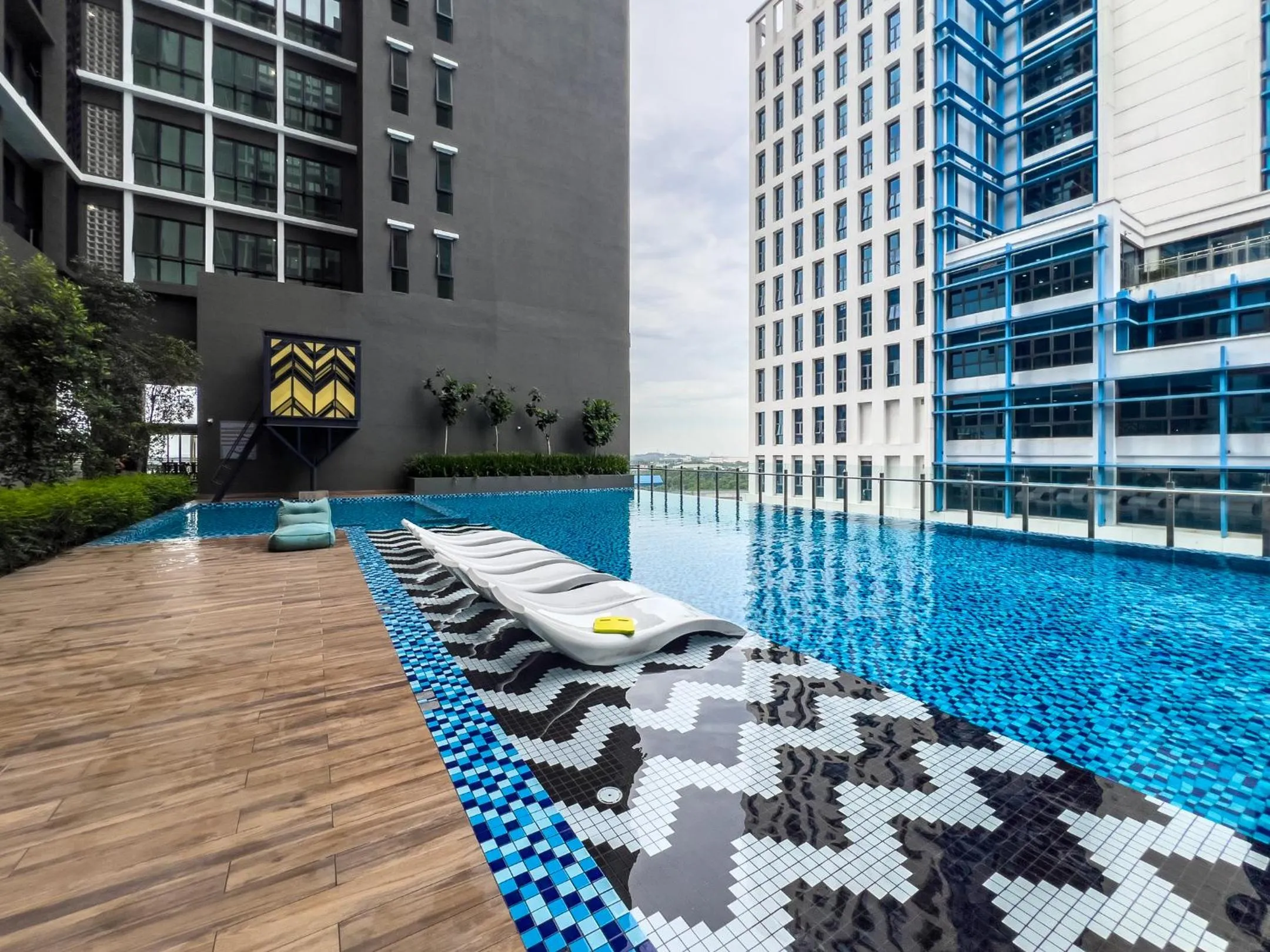 Swimming pool in Alinea Suites Shah Alam by Sleepy Bear