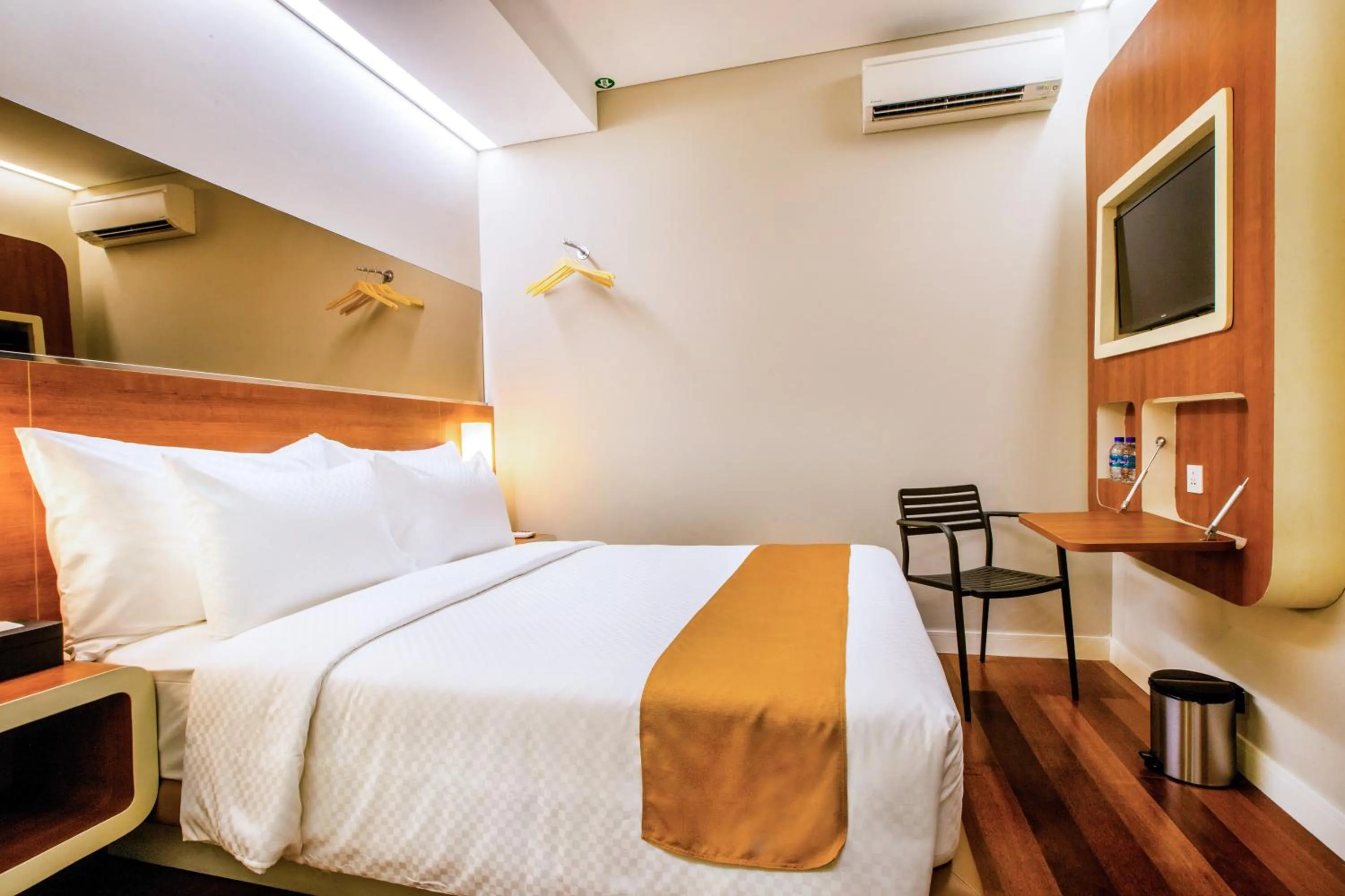 Bedroom, Bed in The Point Hotel Balikpapan