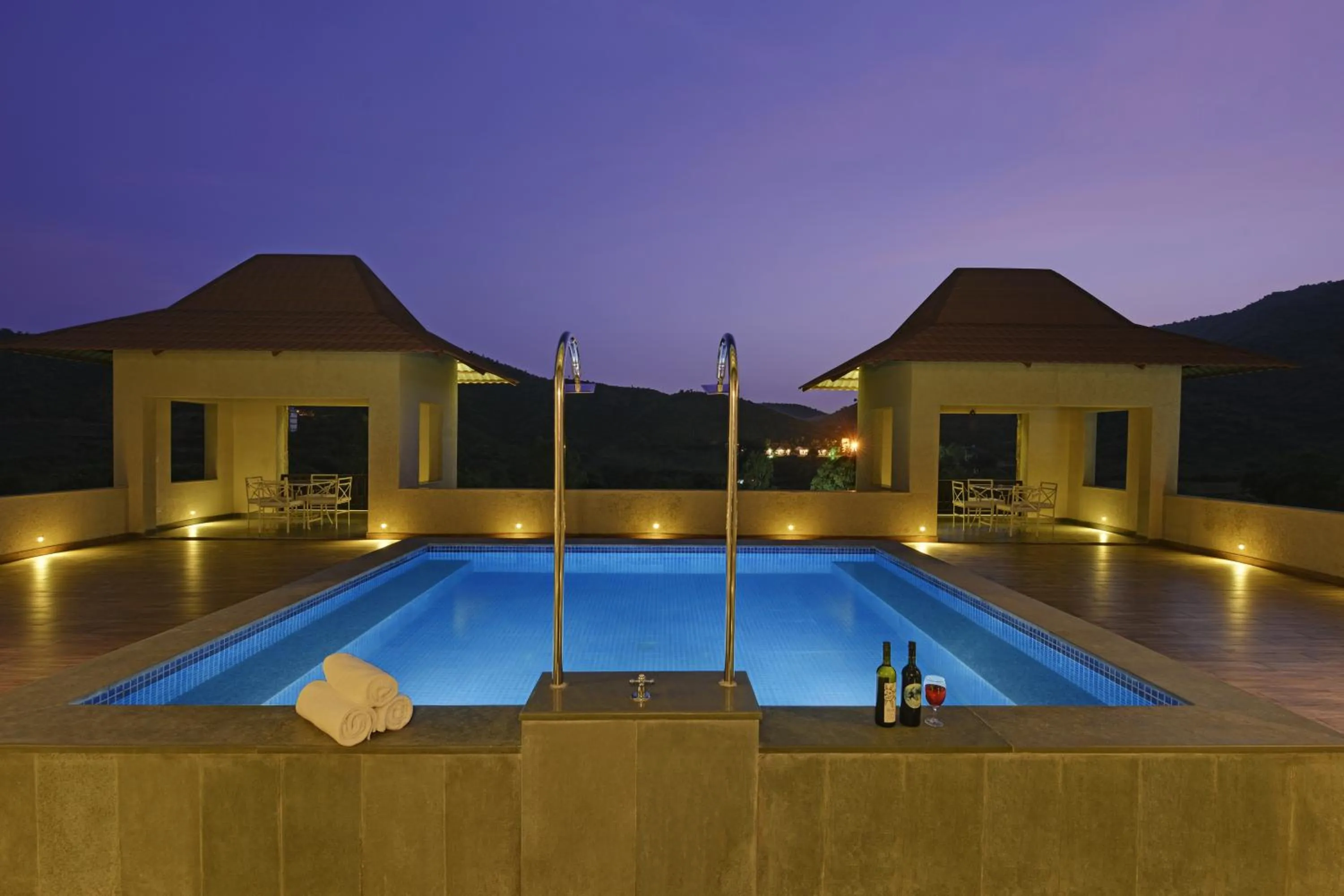 Night in The Hunting Lodge - Luxury Resort in Udaipur