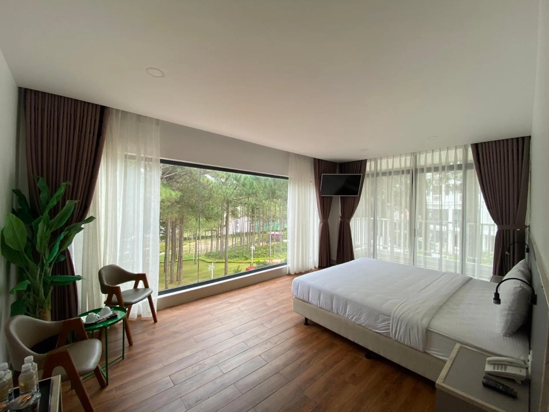 Bedroom, Bed in Romeo & Juliet Dalat