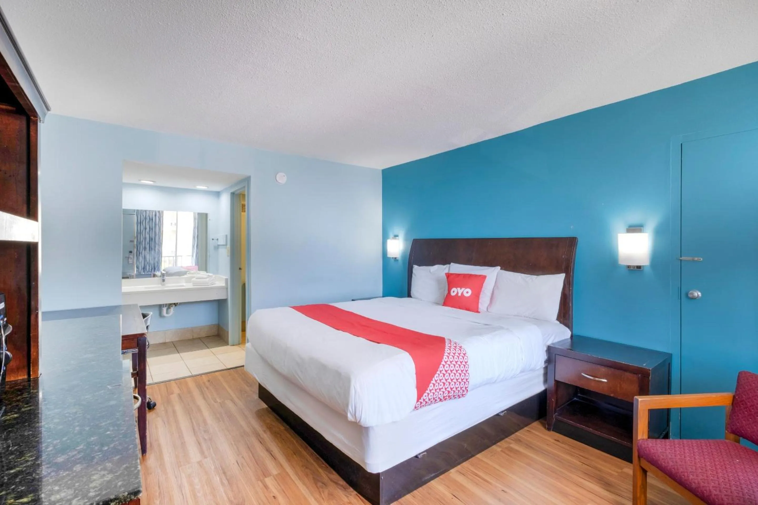 Bedroom, Bed in OYO Hotel Cleveland, TN