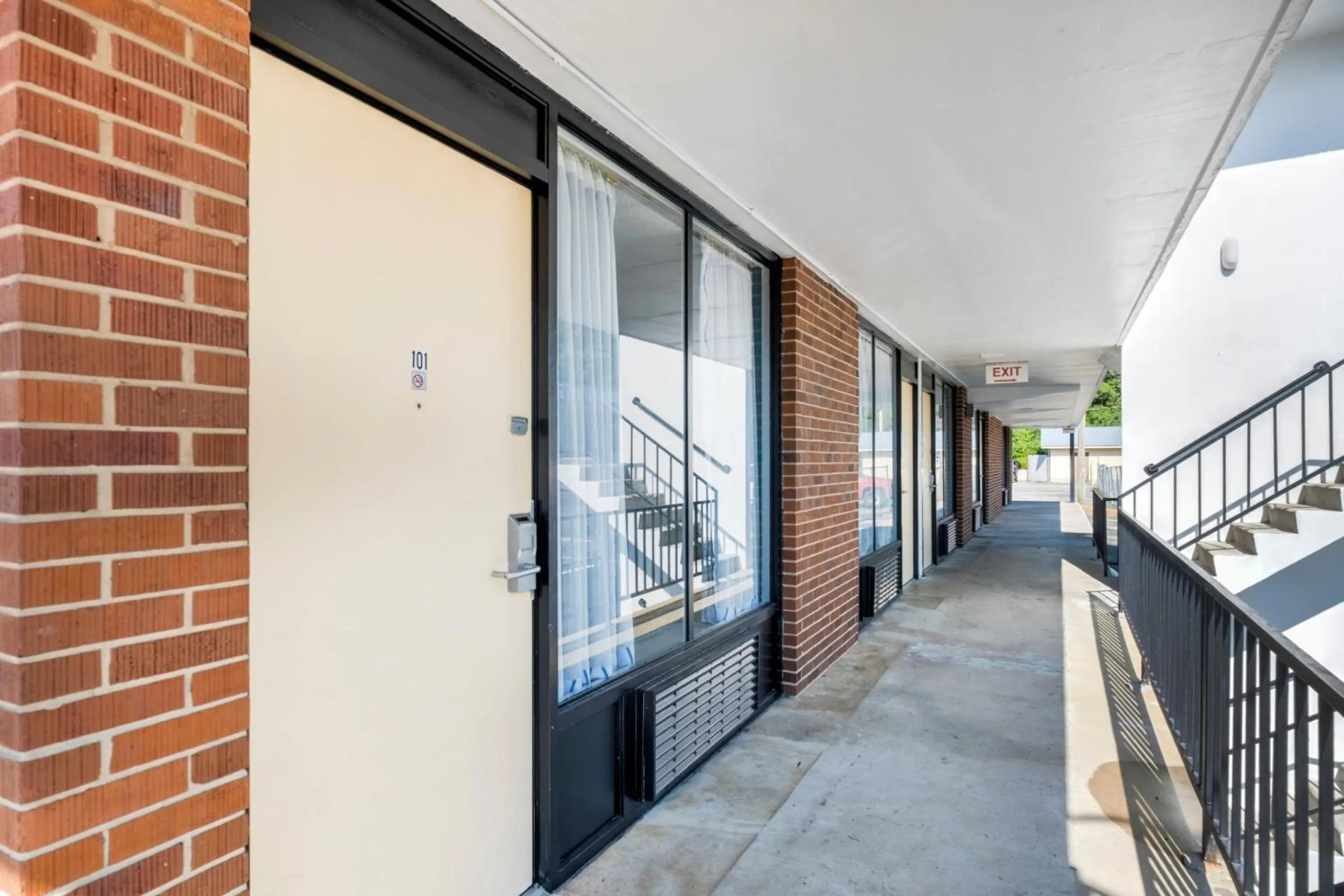 Lobby or reception in OYO Hotel Cleveland, TN