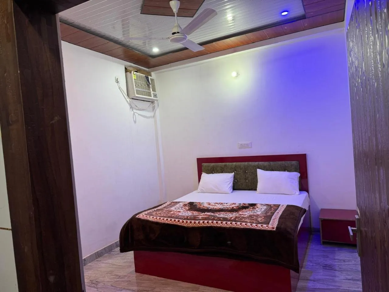 Bed in Hotel Sharda Palace