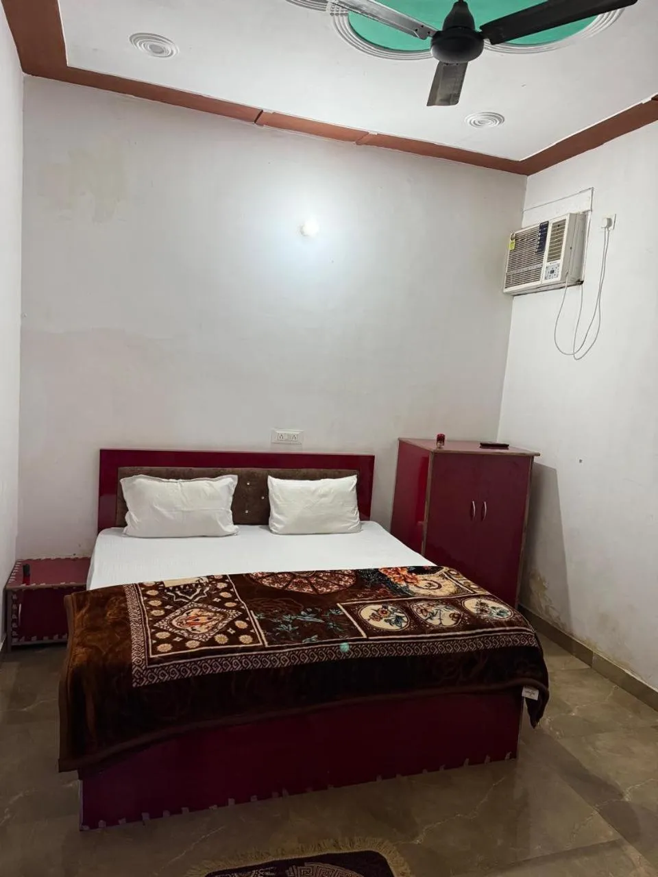 Bed in Hotel Sharda Palace