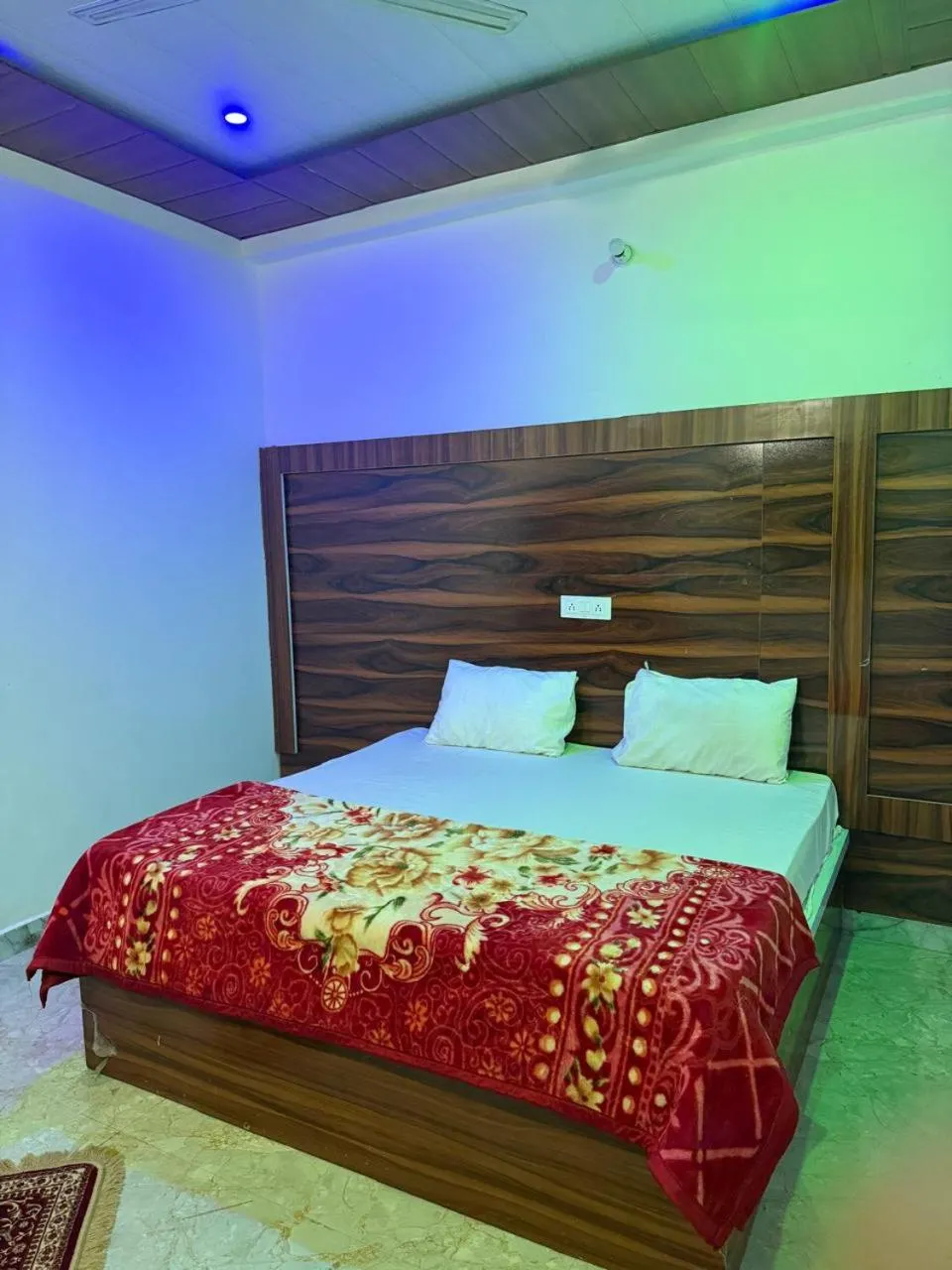 Bed in Hotel Sharda Palace