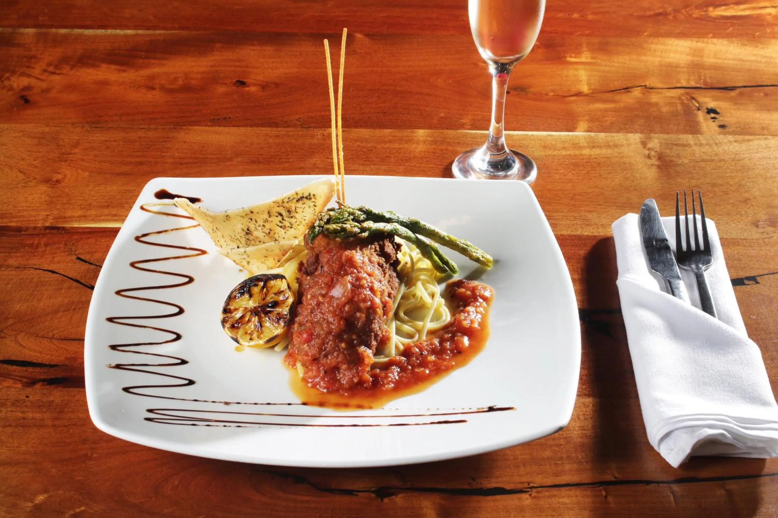 Restaurant/places to eat in Holiday Inn Hotel & Suites Hermosillo Aeropuerto by IHG