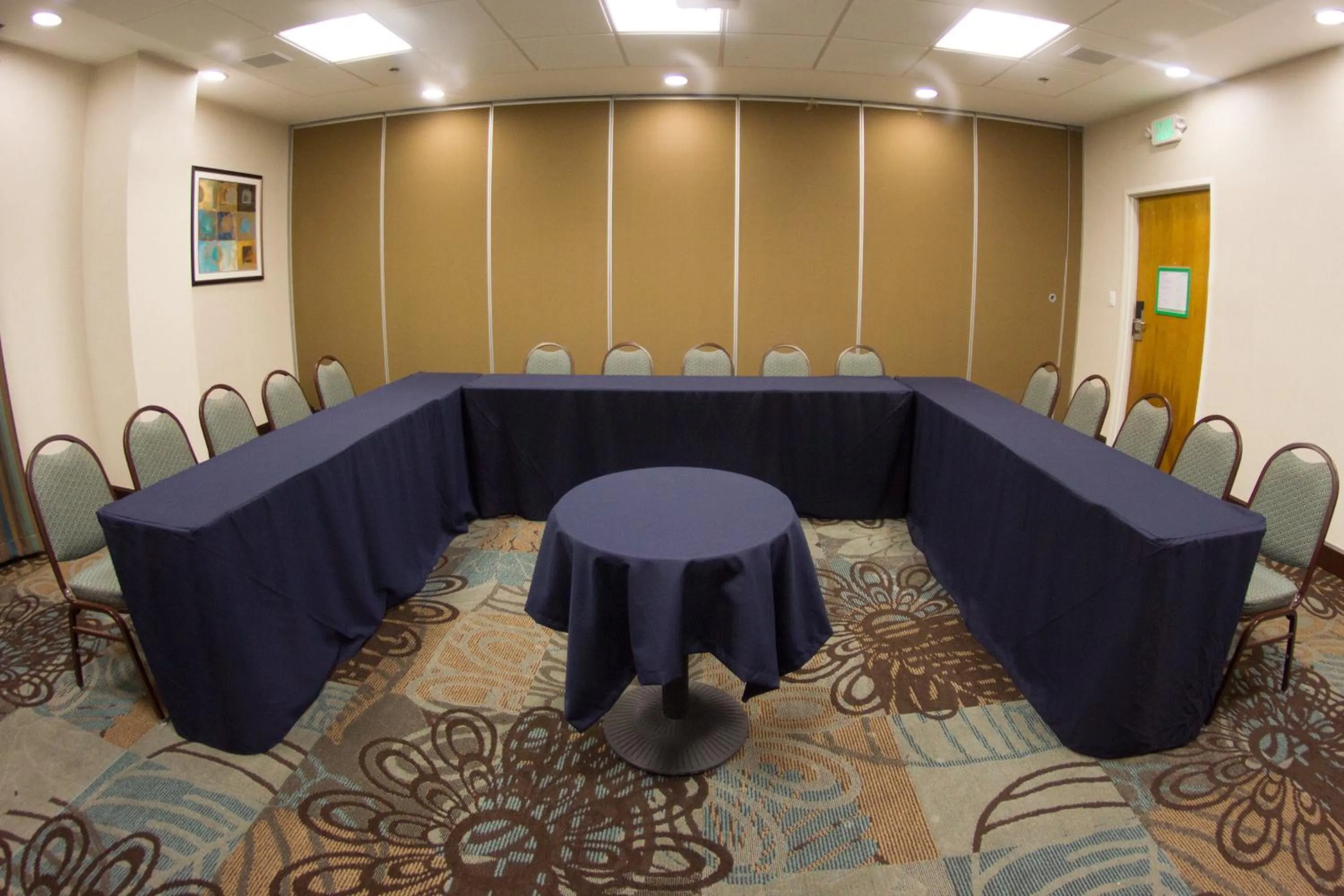 Meeting/conference room in Holiday Inn Hotel & Suites Hermosillo Aeropuerto by IHG