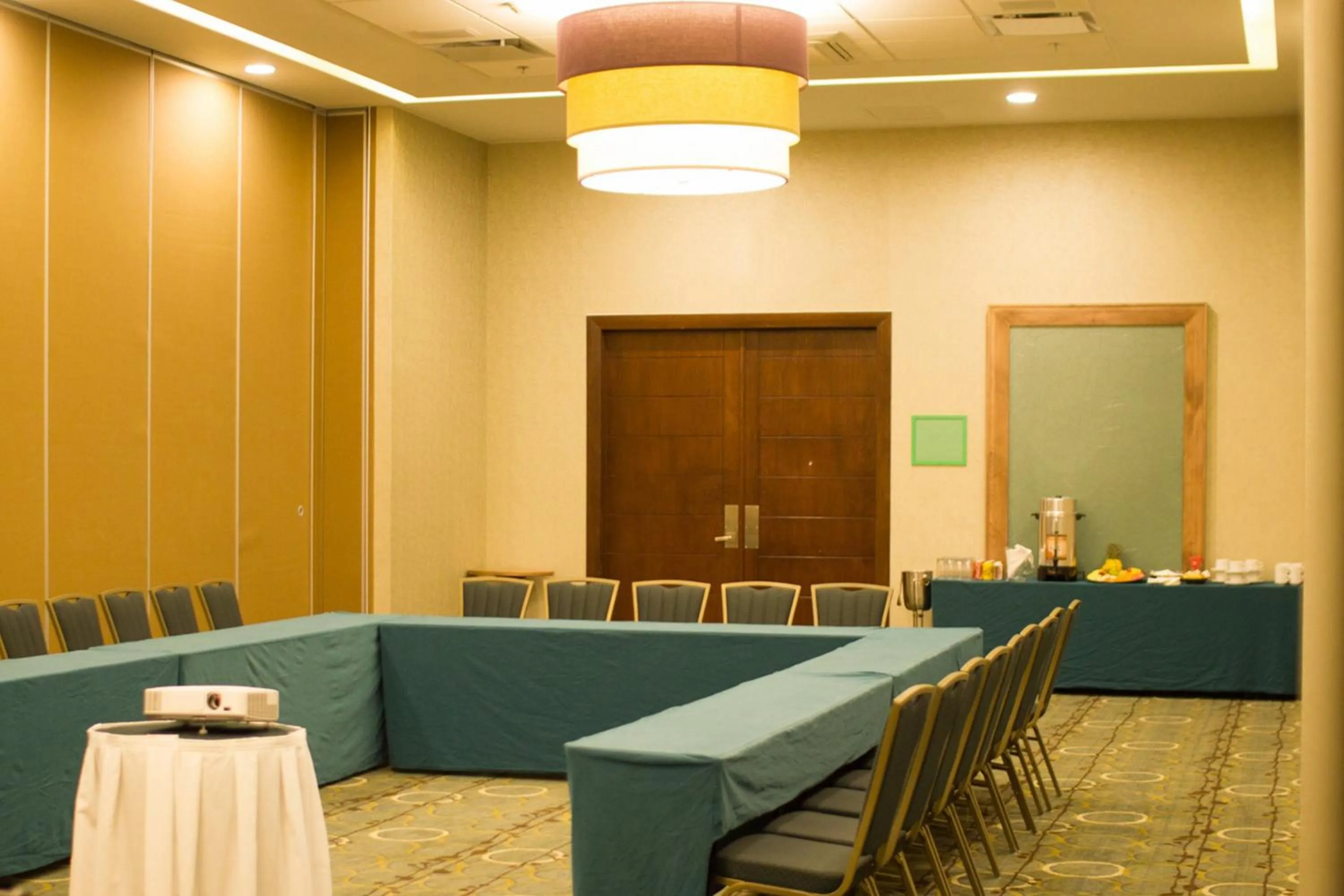 Meeting/conference room in Holiday Inn Hotel & Suites Hermosillo Aeropuerto by IHG