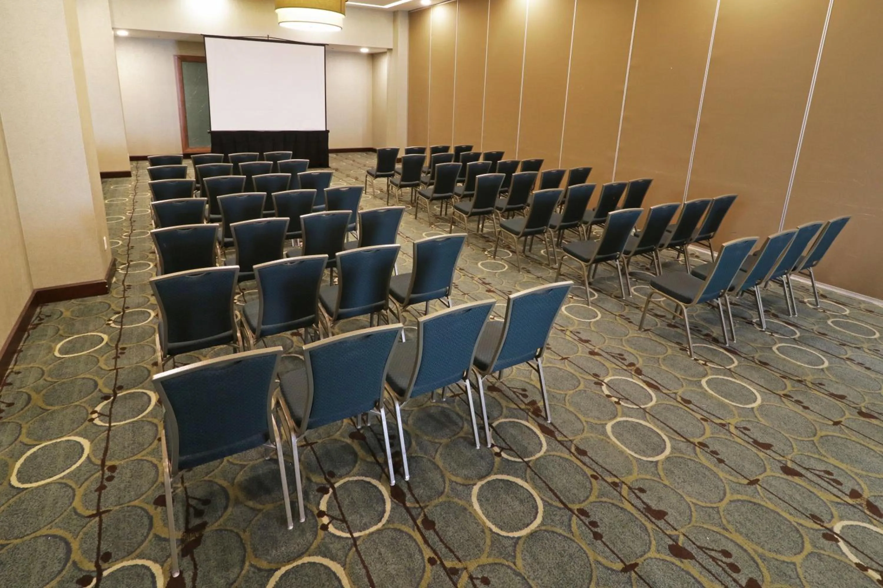 Meeting/conference room in Holiday Inn Hotel & Suites Hermosillo Aeropuerto by IHG