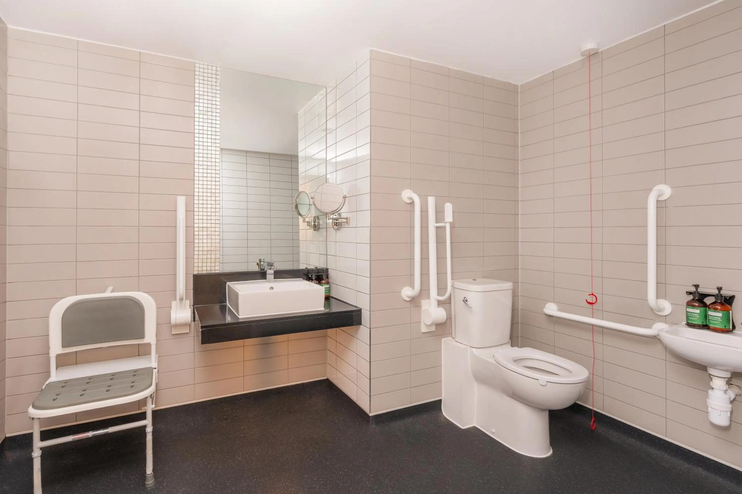 Toilet in Crowne Plaza Newcastle - Stephenson Quarter by IHG