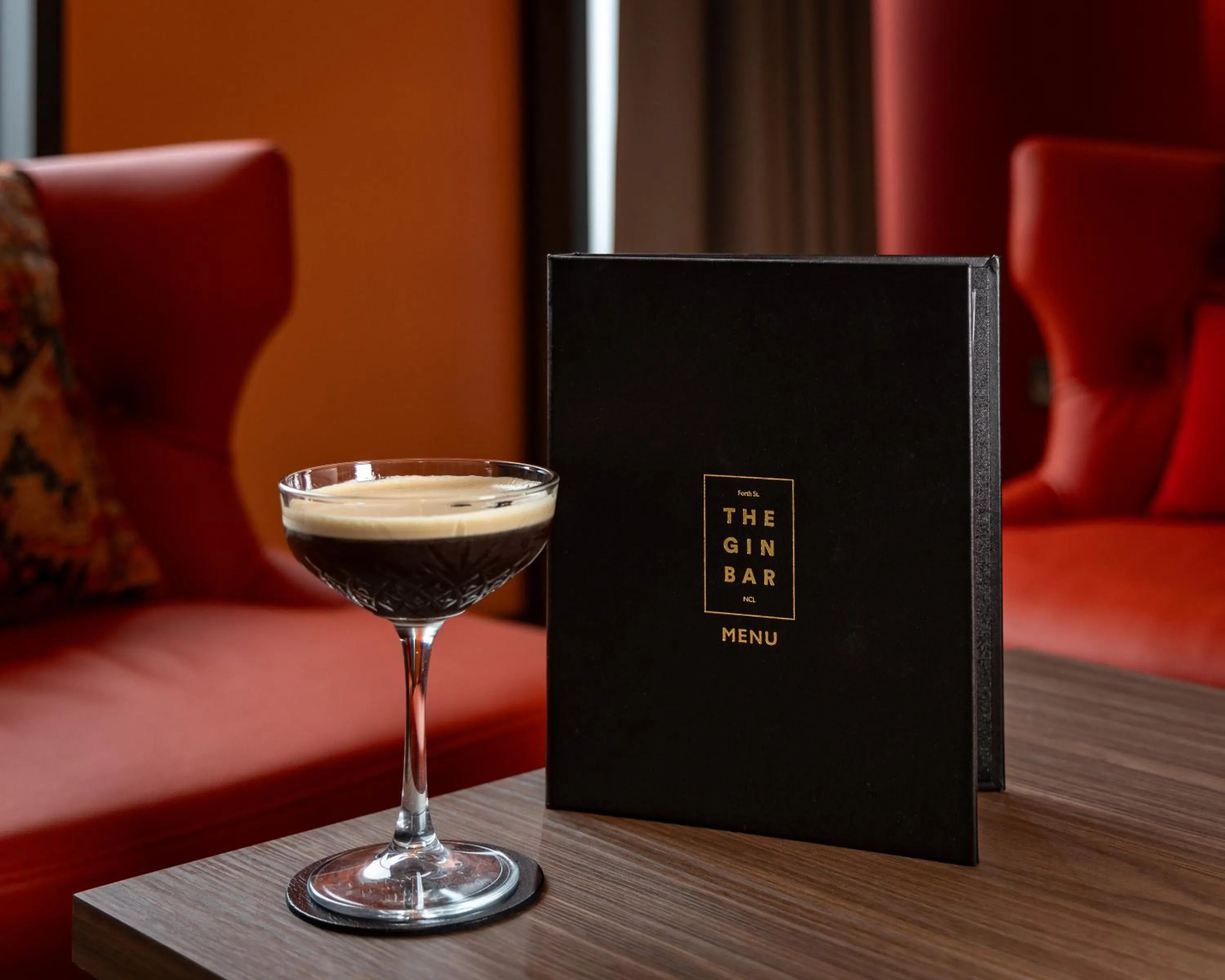 Lounge or bar in Crowne Plaza Newcastle - Stephenson Quarter by IHG