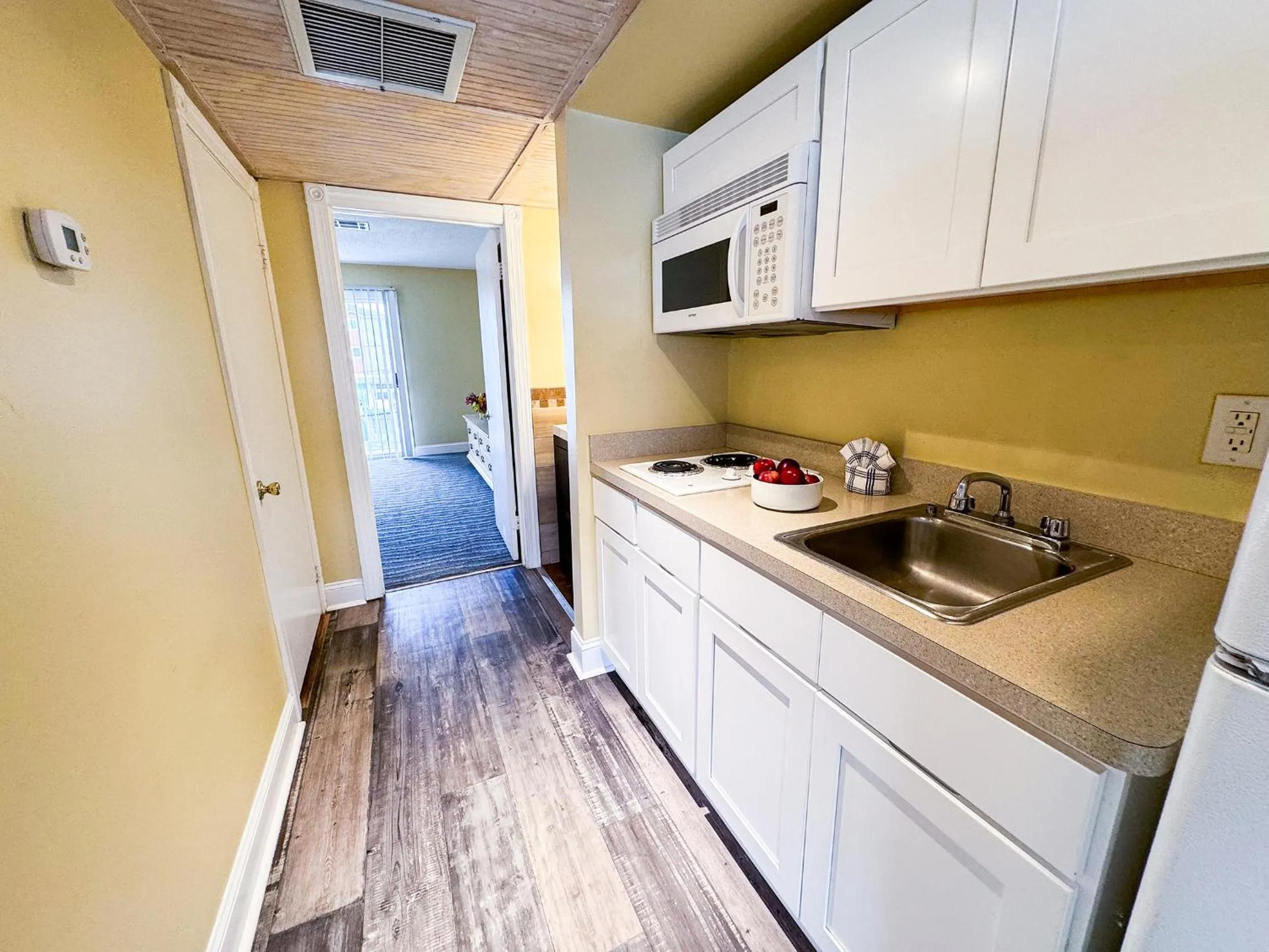 Kitchen or kitchenette in Aqua Beach Hotel