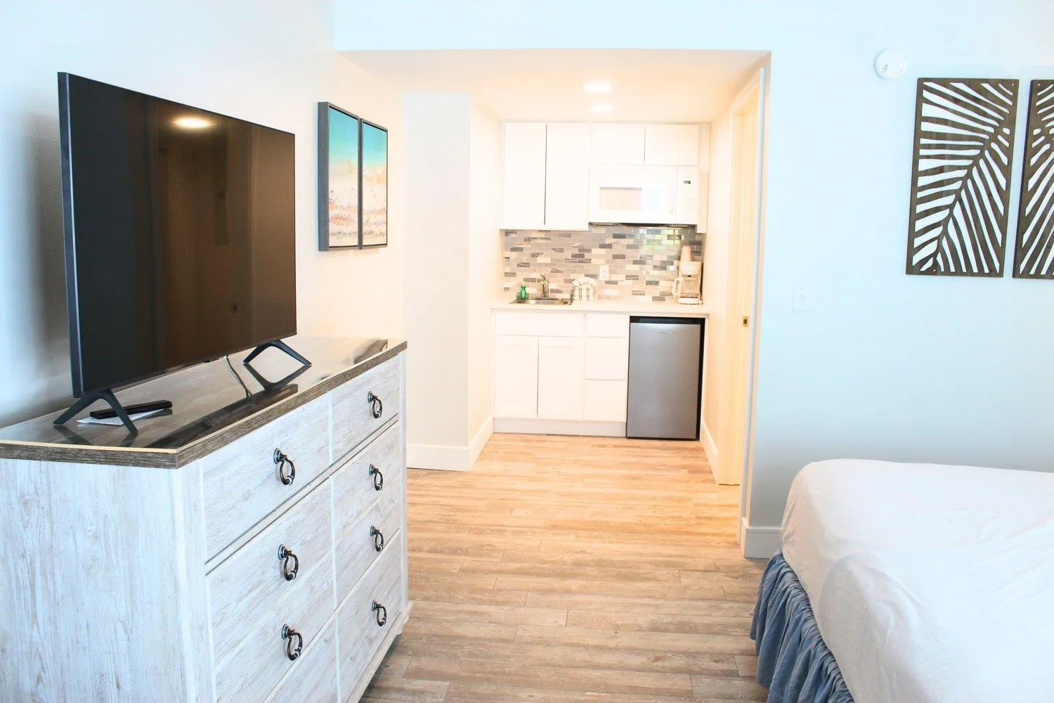 TV and multimedia, Bed in Aqua Beach Hotel