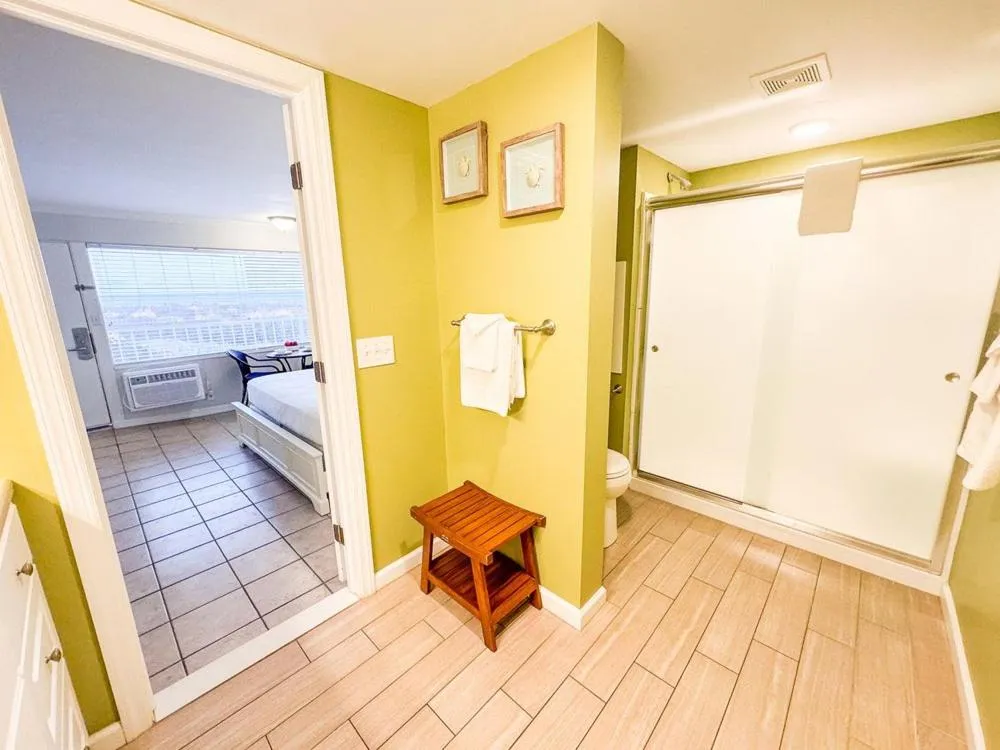 Bathroom in Aqua Beach Hotel