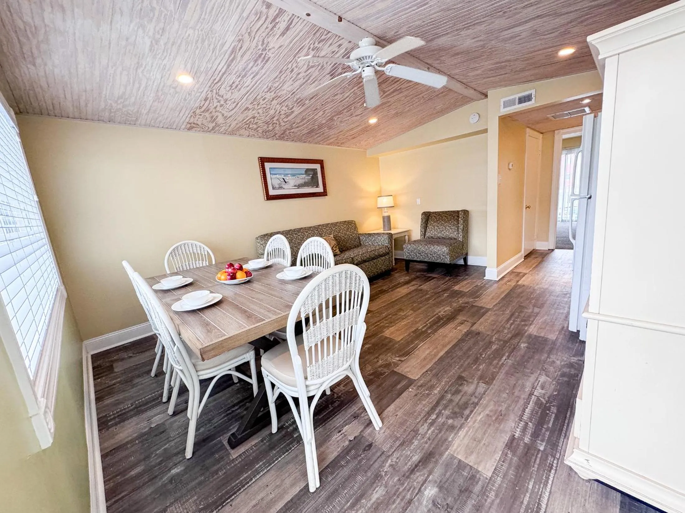 Dining area in Aqua Beach Hotel