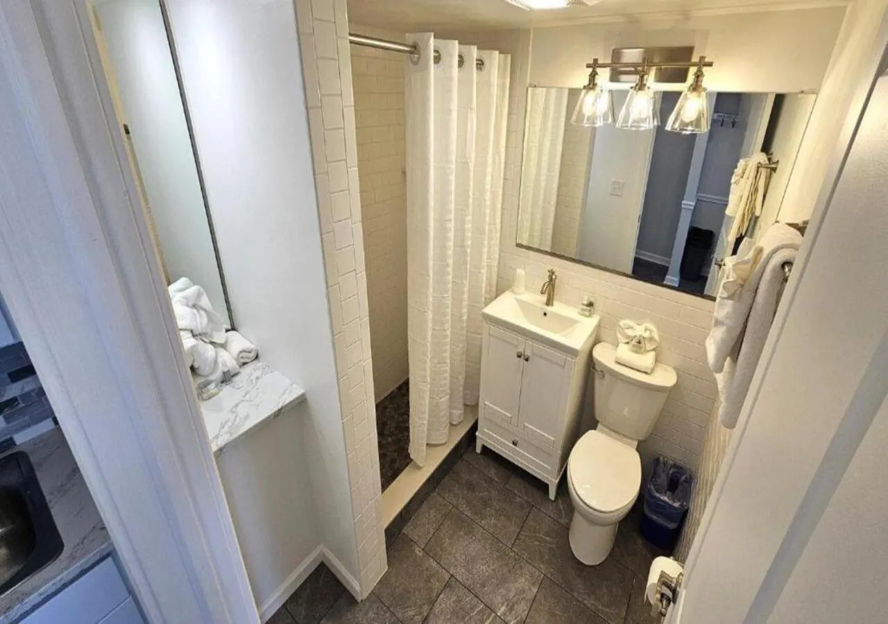 Bathroom in Aqua Beach Hotel