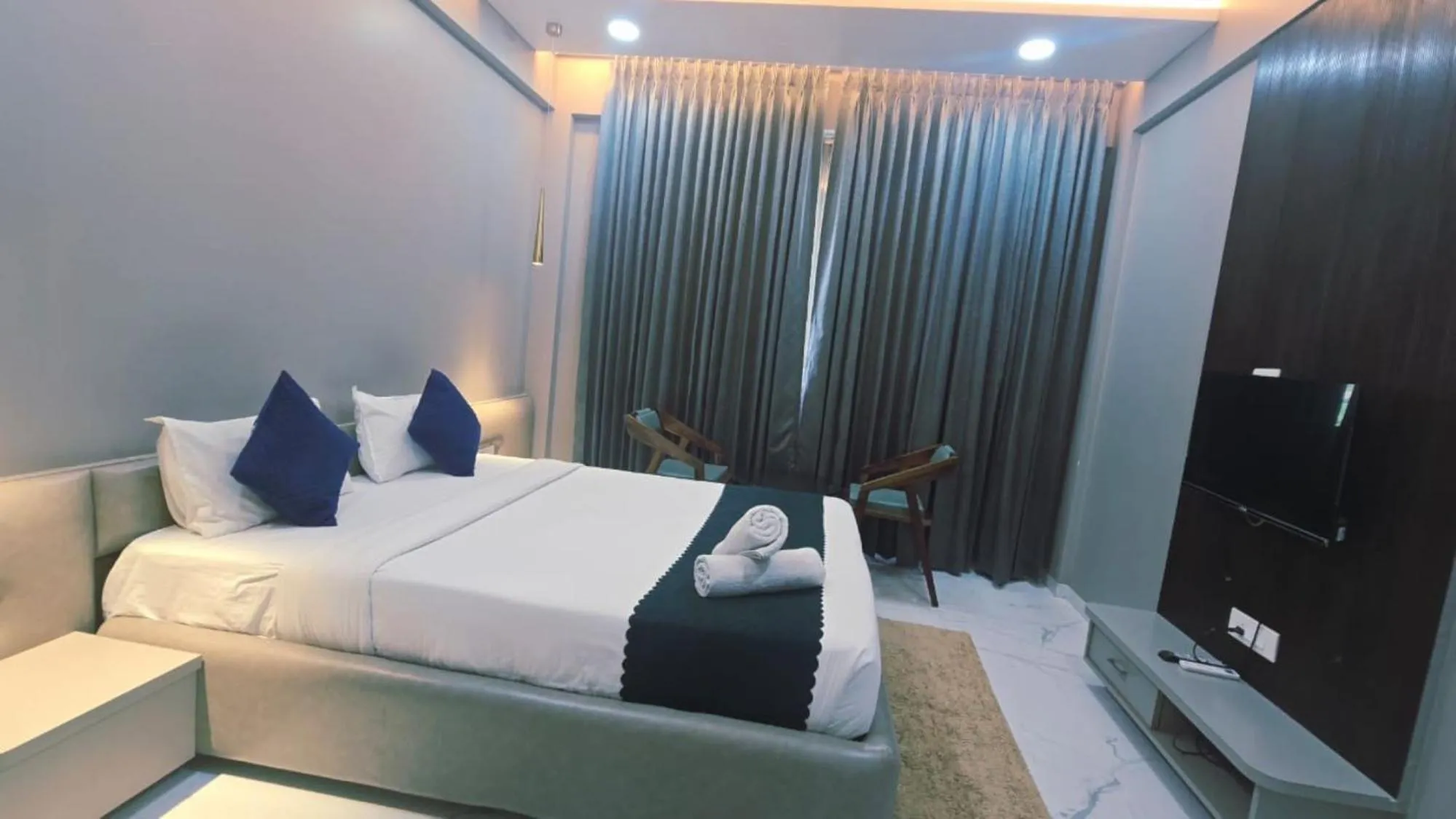 Bed in Hotel Laxmi Elite Karad