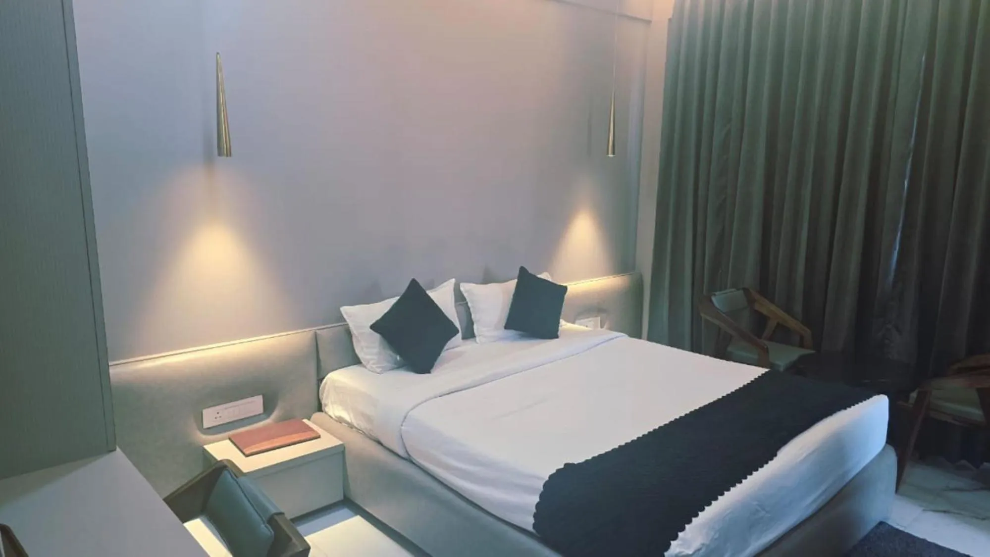 Bed in Hotel Laxmi Elite Karad