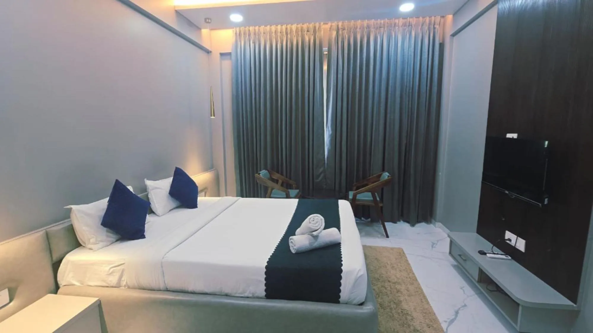 Bed in Hotel Laxmi Elite Karad