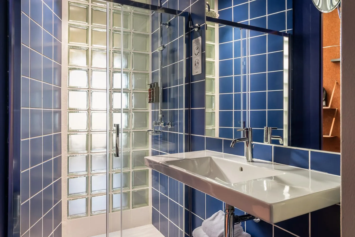 Bathroom in BYPILLOW Flamant