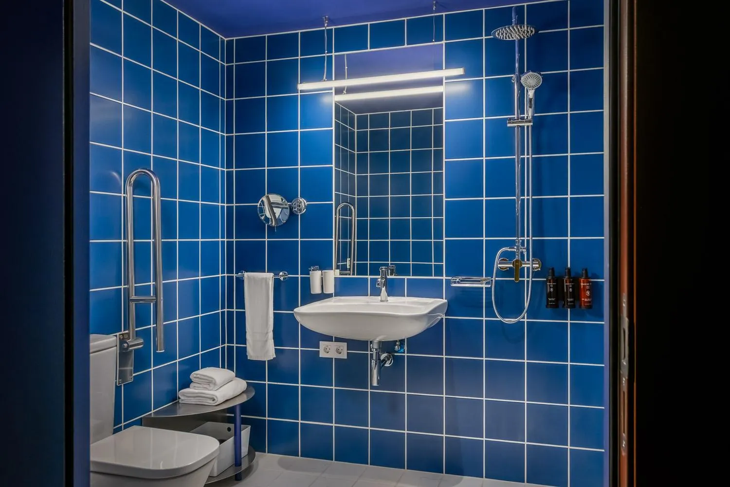 Bathroom in BYPILLOW Flamant