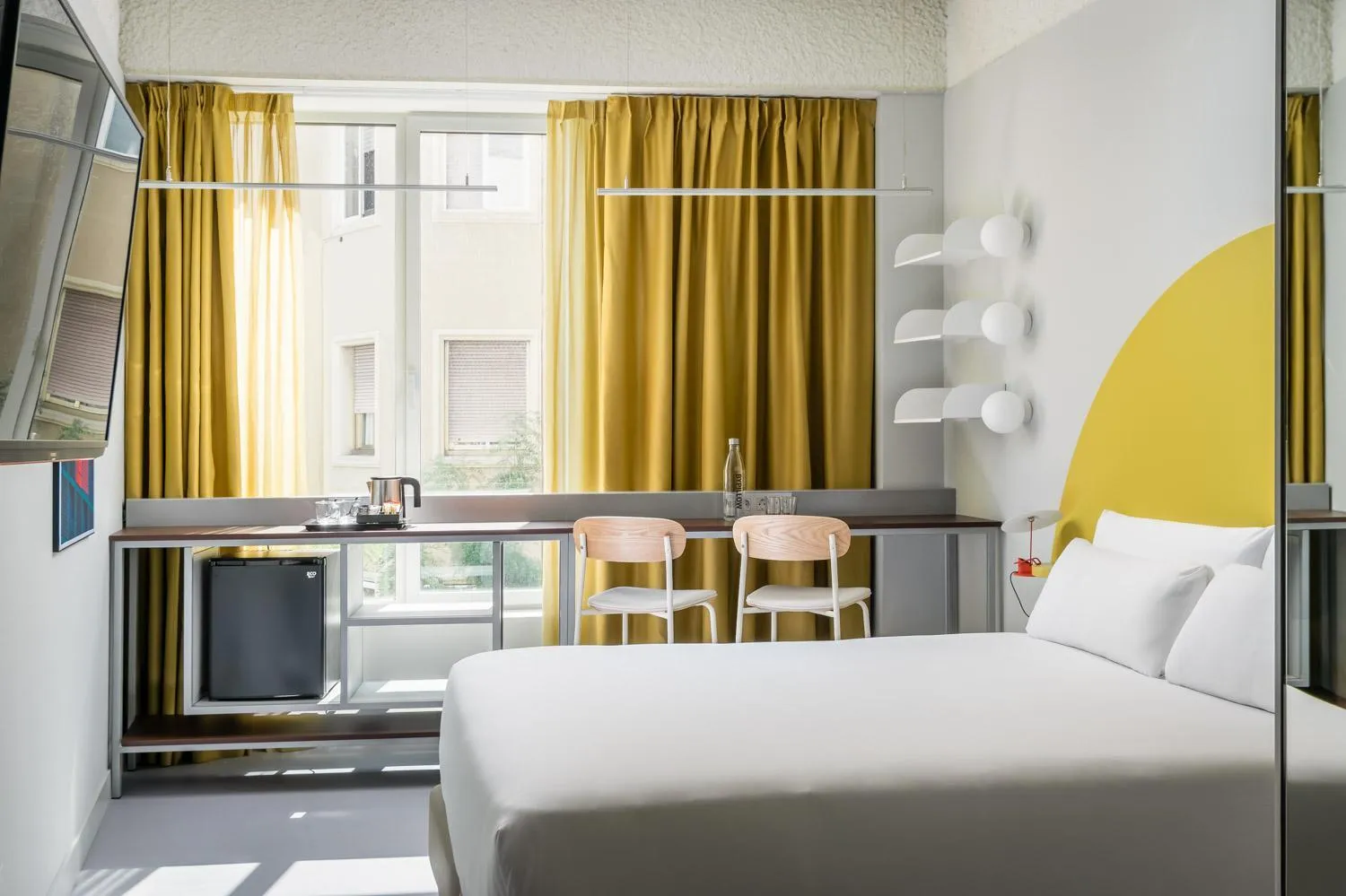 Bed in BYPILLOW Flamant