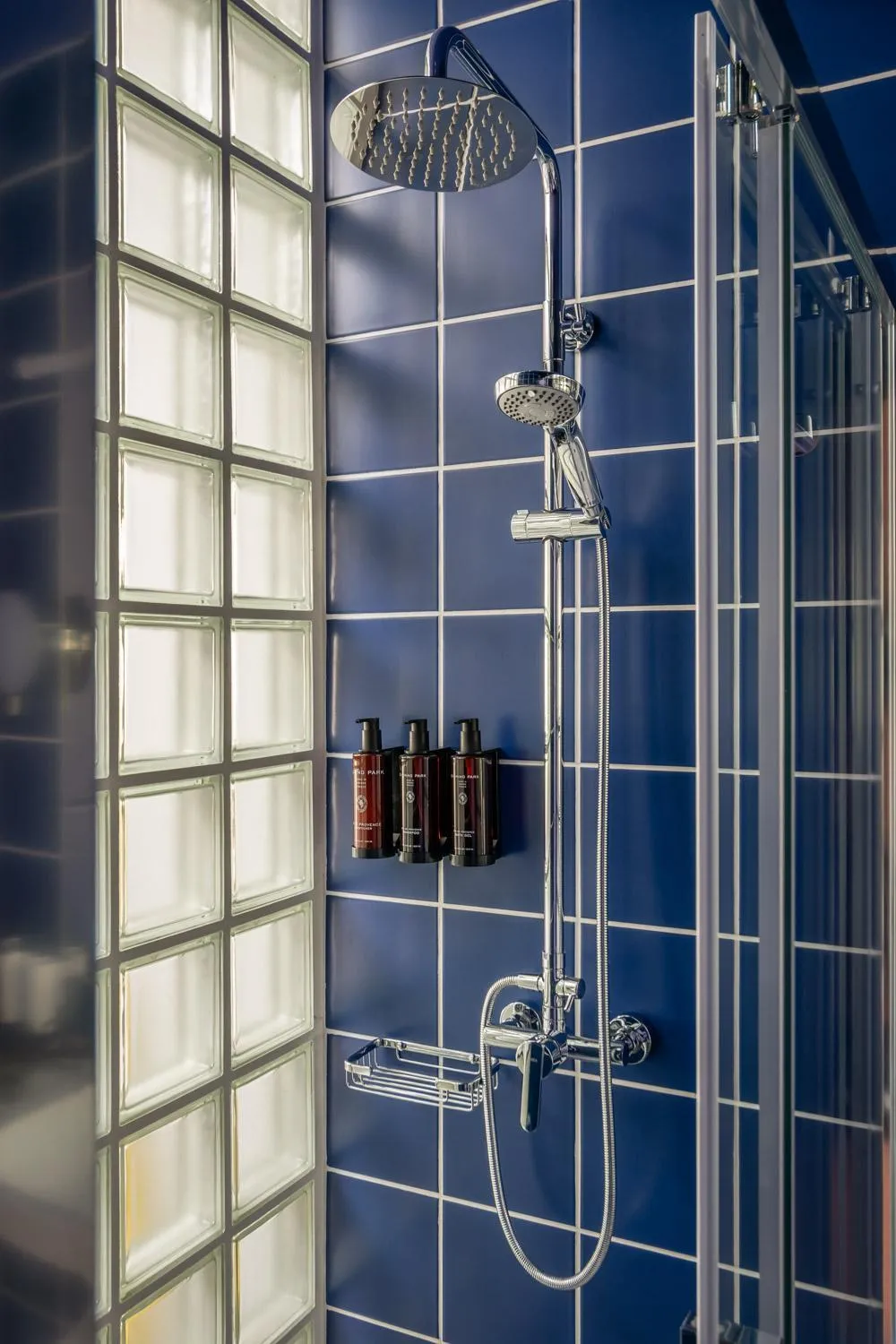 Bathroom in BYPILLOW Flamant