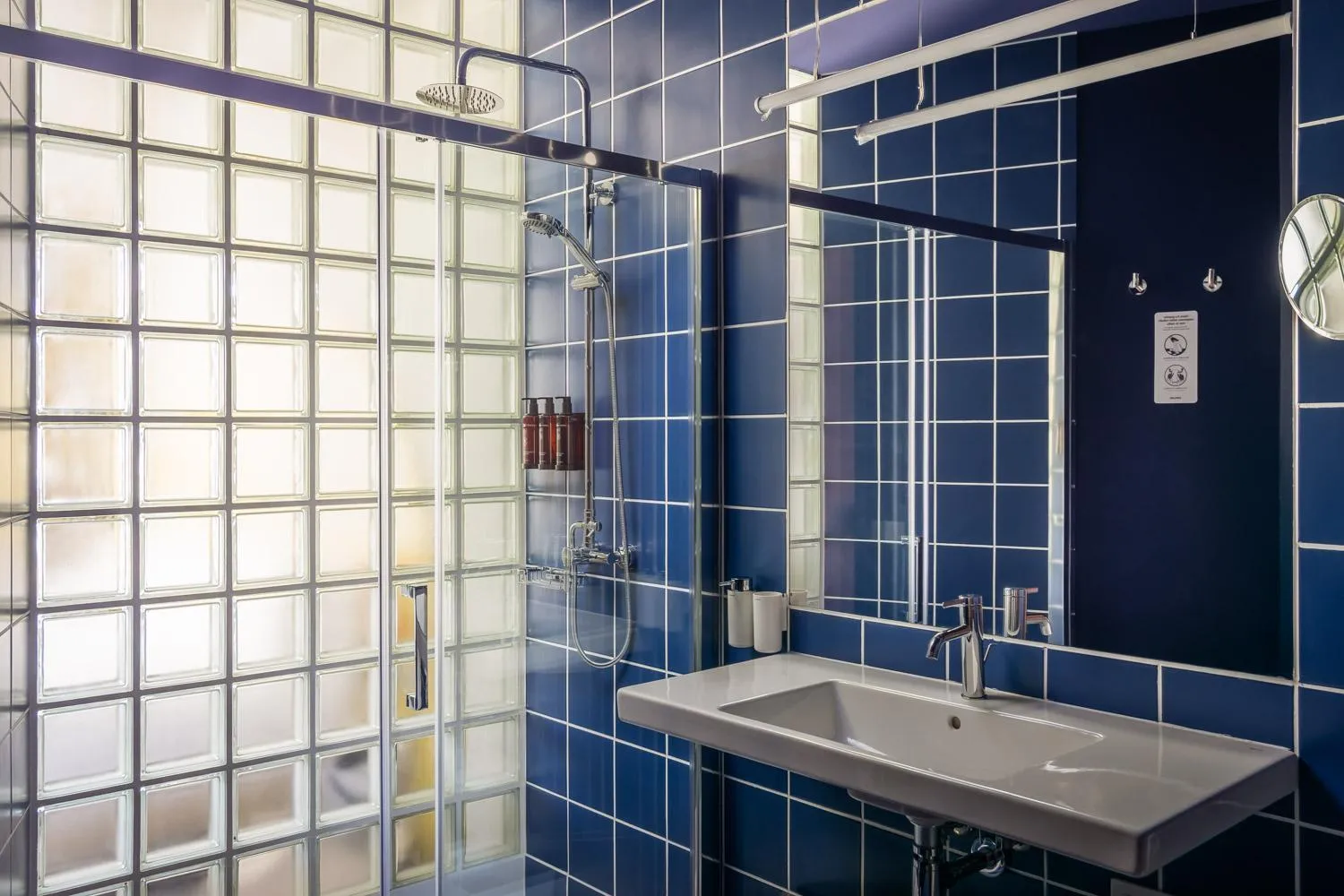 Bathroom in BYPILLOW Flamant