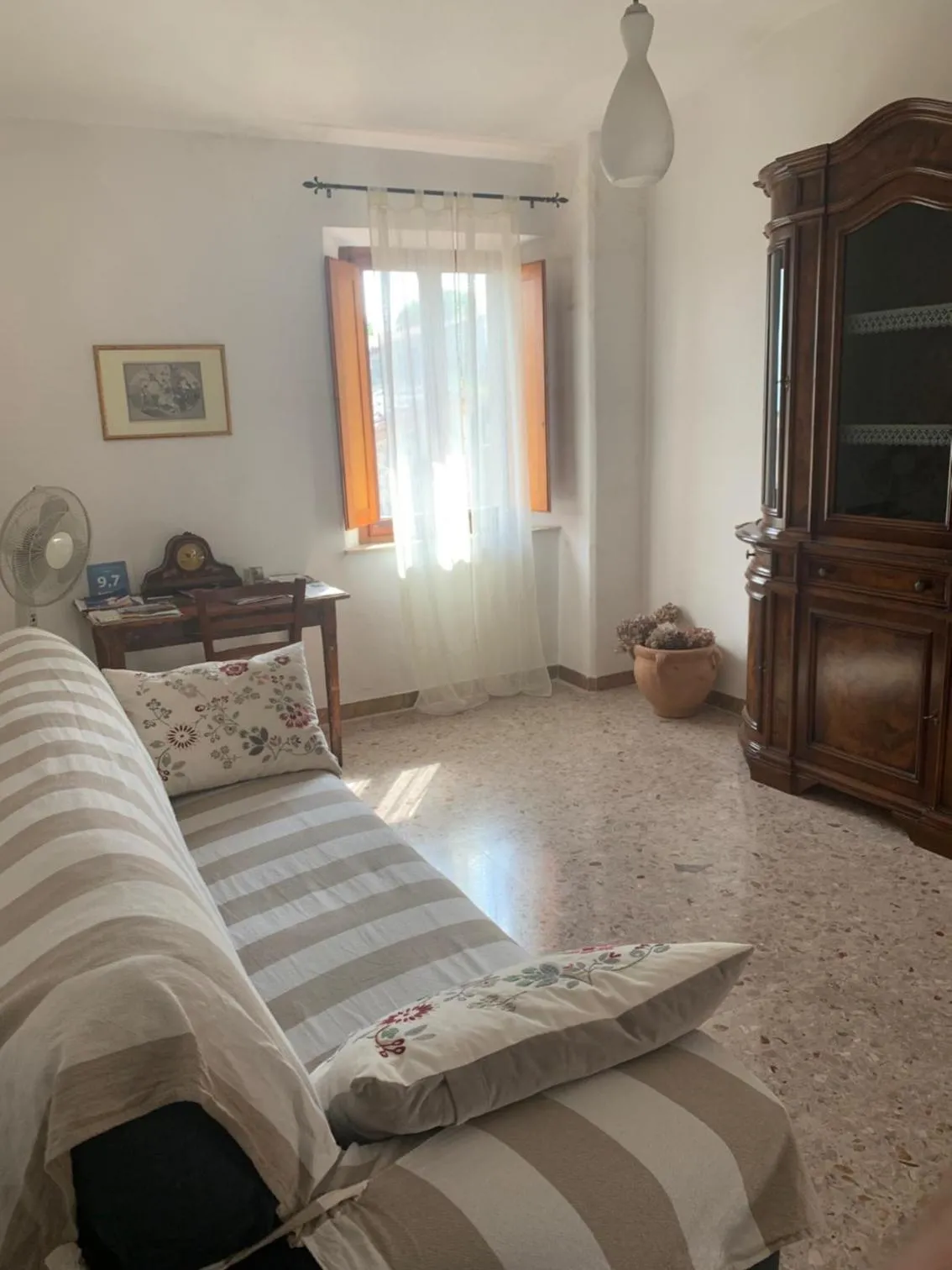 Living room, Bed in La Mandola