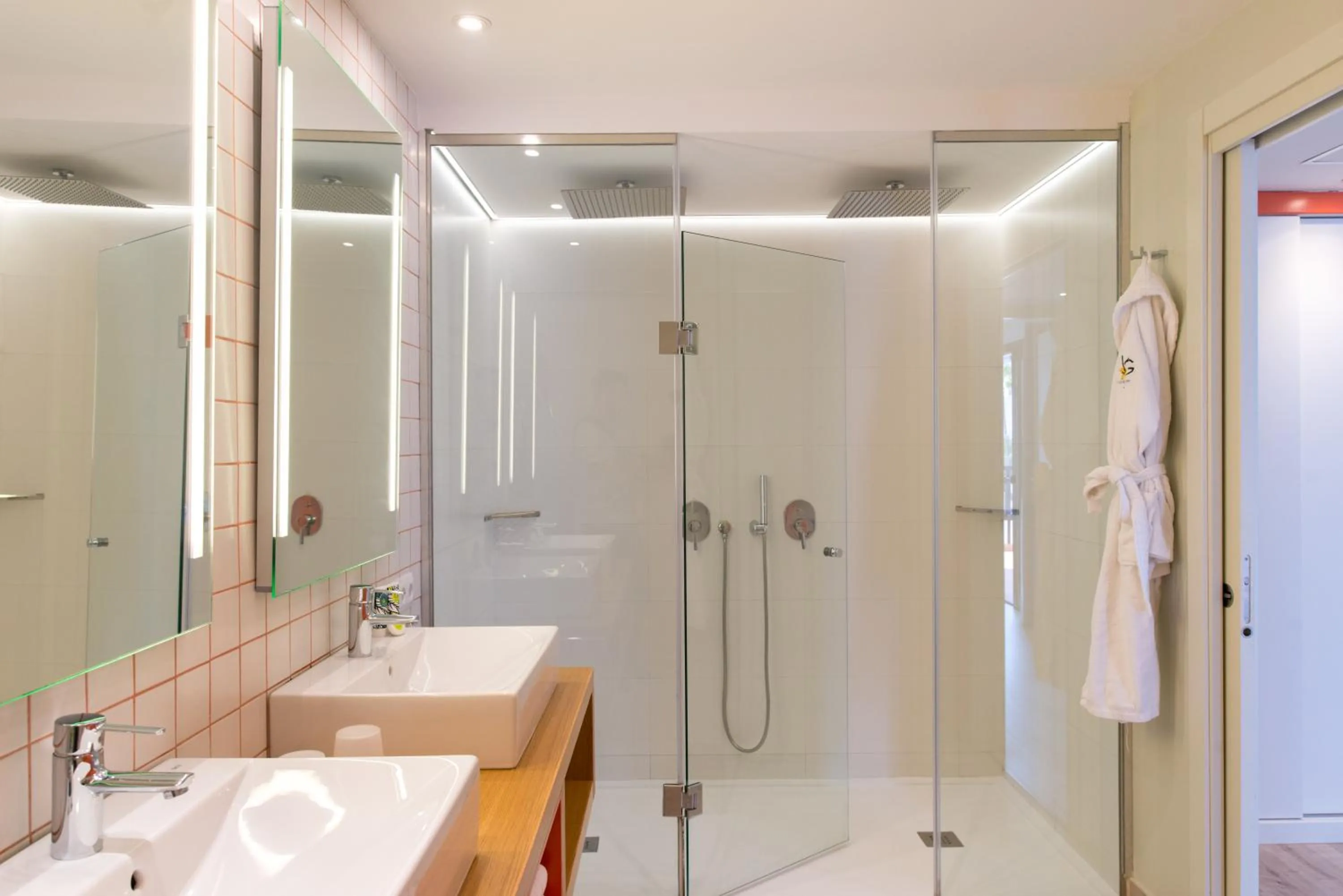 Shower in Vanilla Garden Boutique Hotel - Adults Only