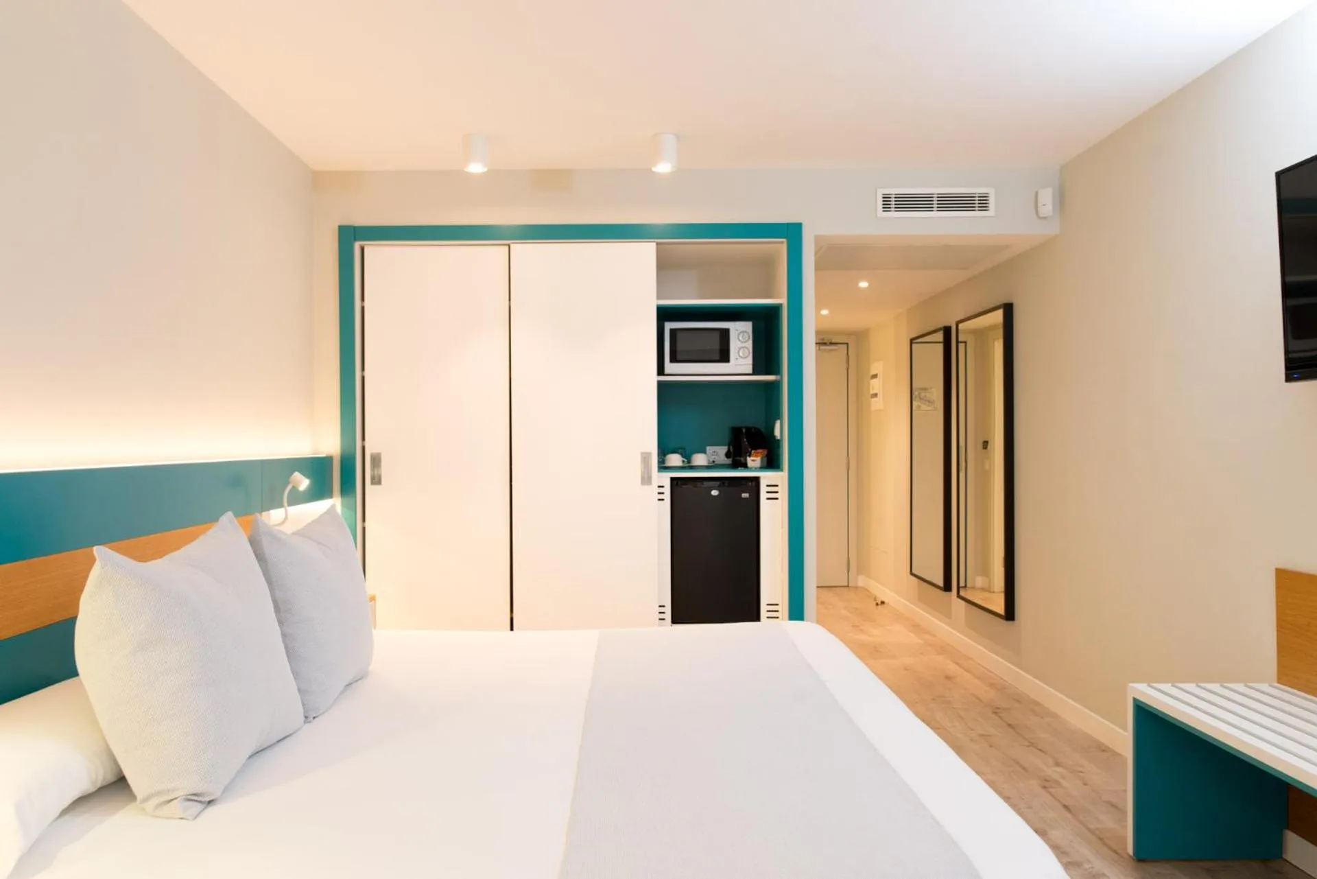 Coffee/tea facilities, Bed in Vanilla Garden Boutique Hotel - Adults Only