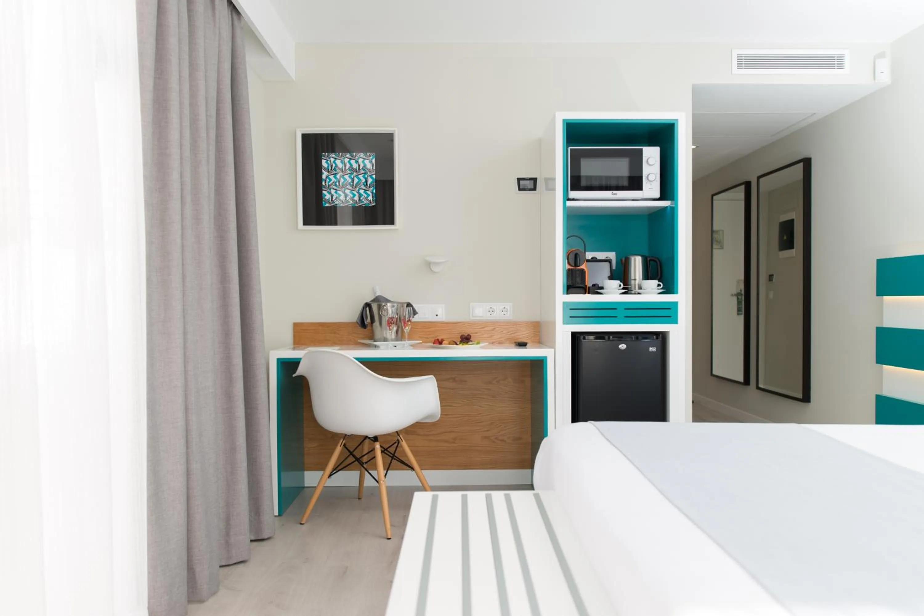 Coffee/tea facilities, Bed in Vanilla Garden Boutique Hotel - Adults Only