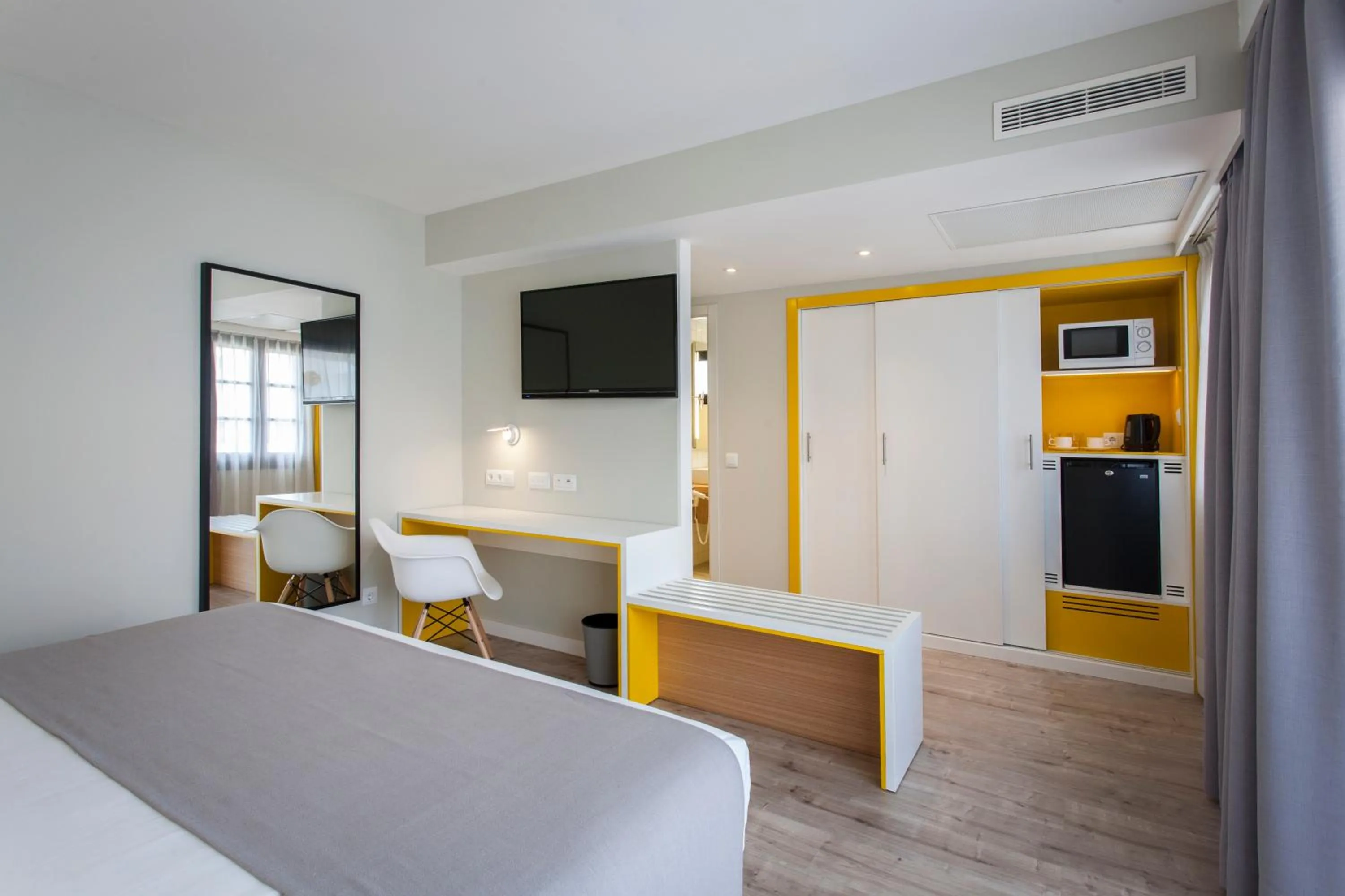 Coffee/tea facilities, Bed in Vanilla Garden Boutique Hotel - Adults Only