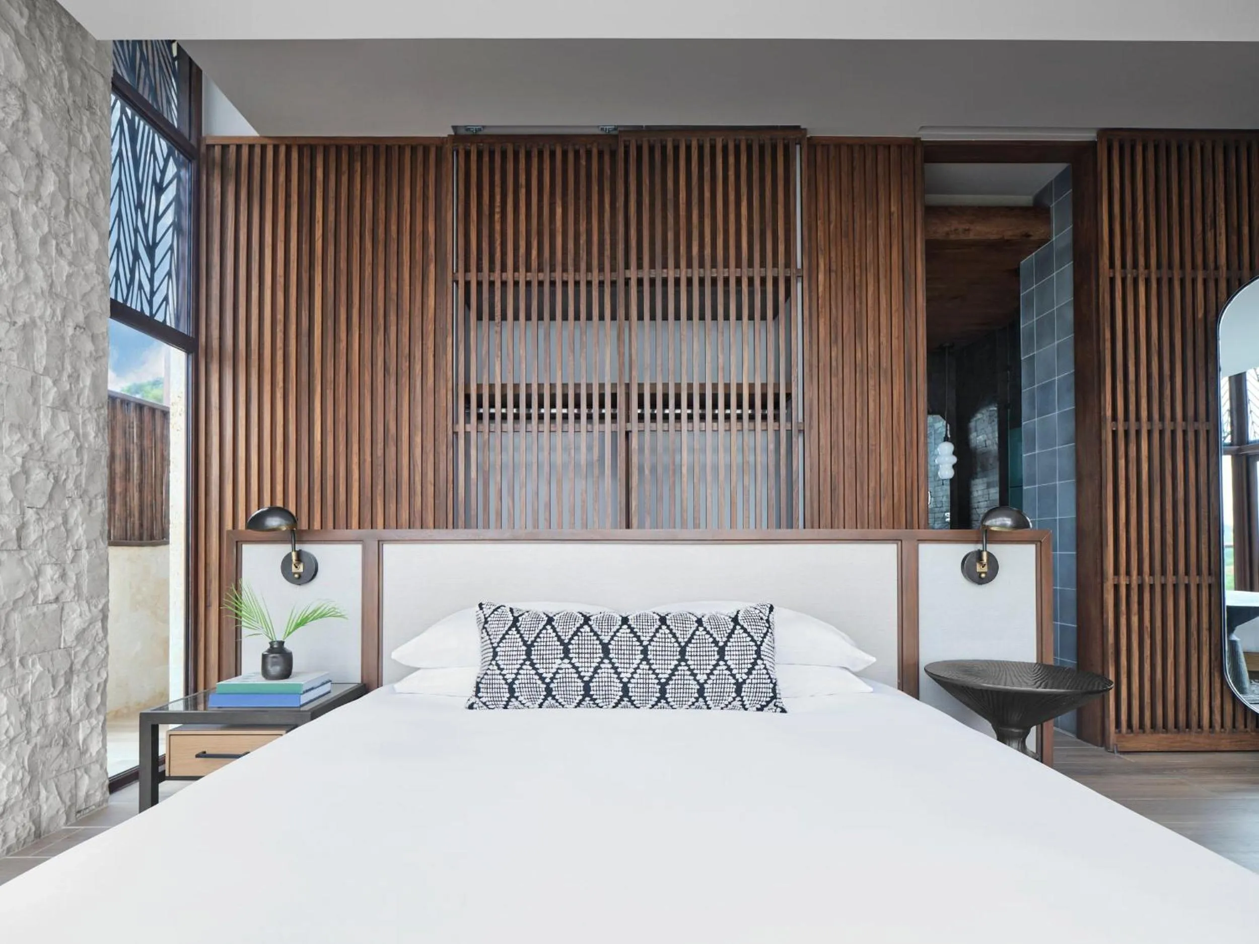 Photo of the whole room, Bed in Kimpton - Grand Roatan Resort and Spa