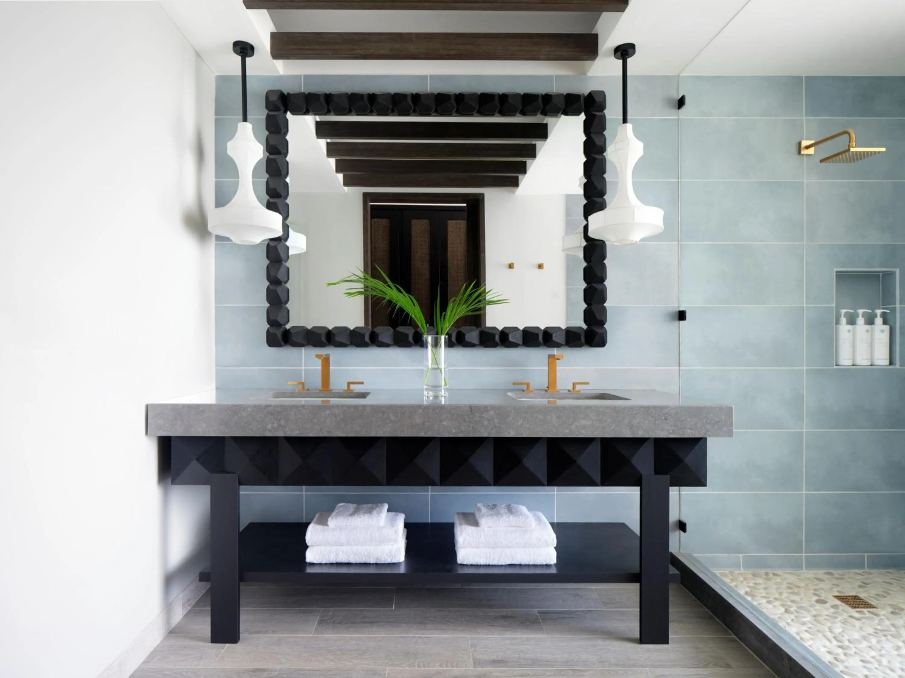 Bathroom in Kimpton - Grand Roatan Resort and Spa