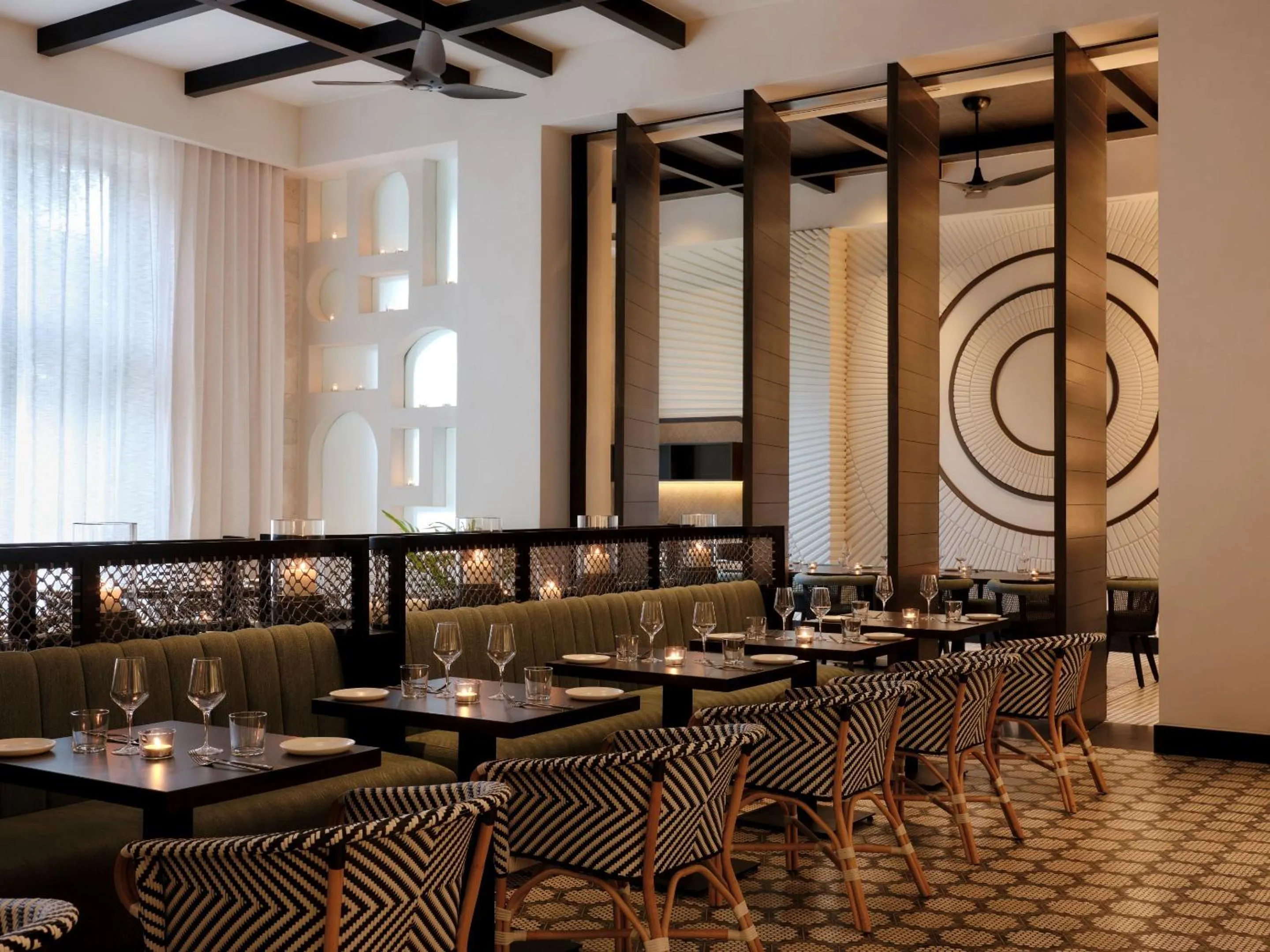 Restaurant/places to eat in Kimpton - Grand Roatan Resort and Spa