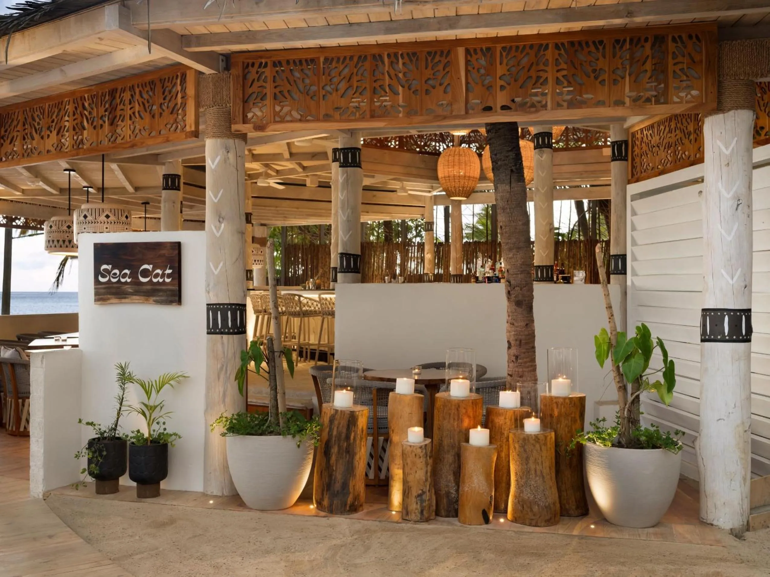 Restaurant/places to eat in Kimpton - Grand Roatan Resort and Spa