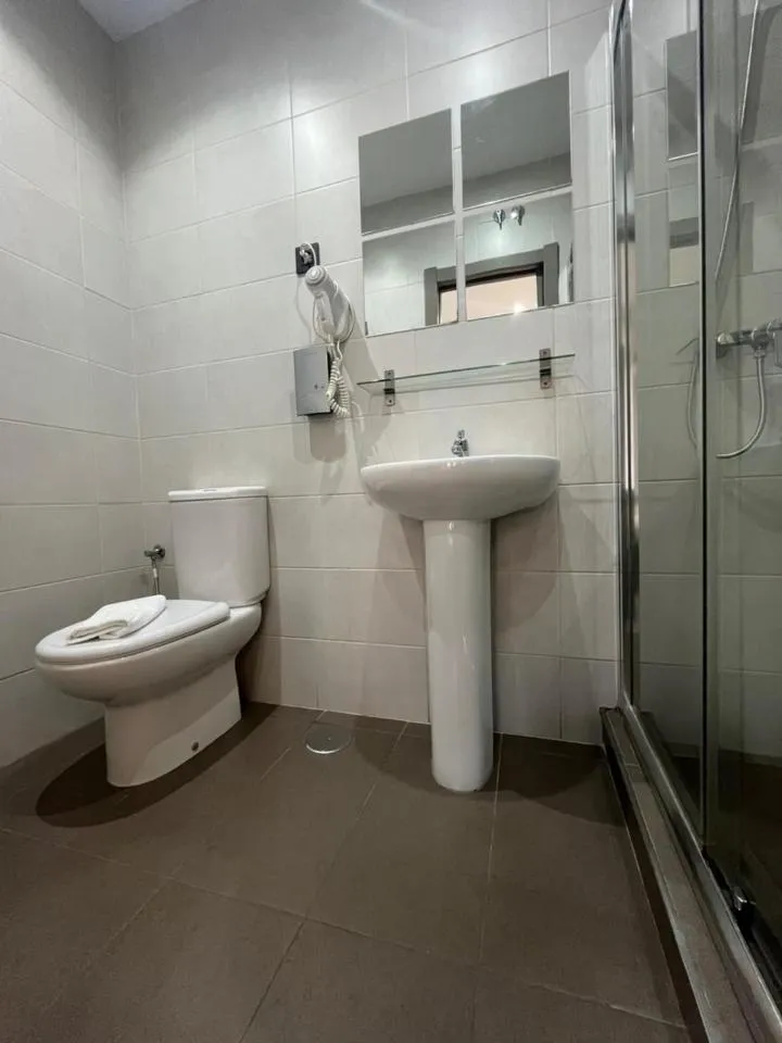 Shower in Fuencarral Rooms
