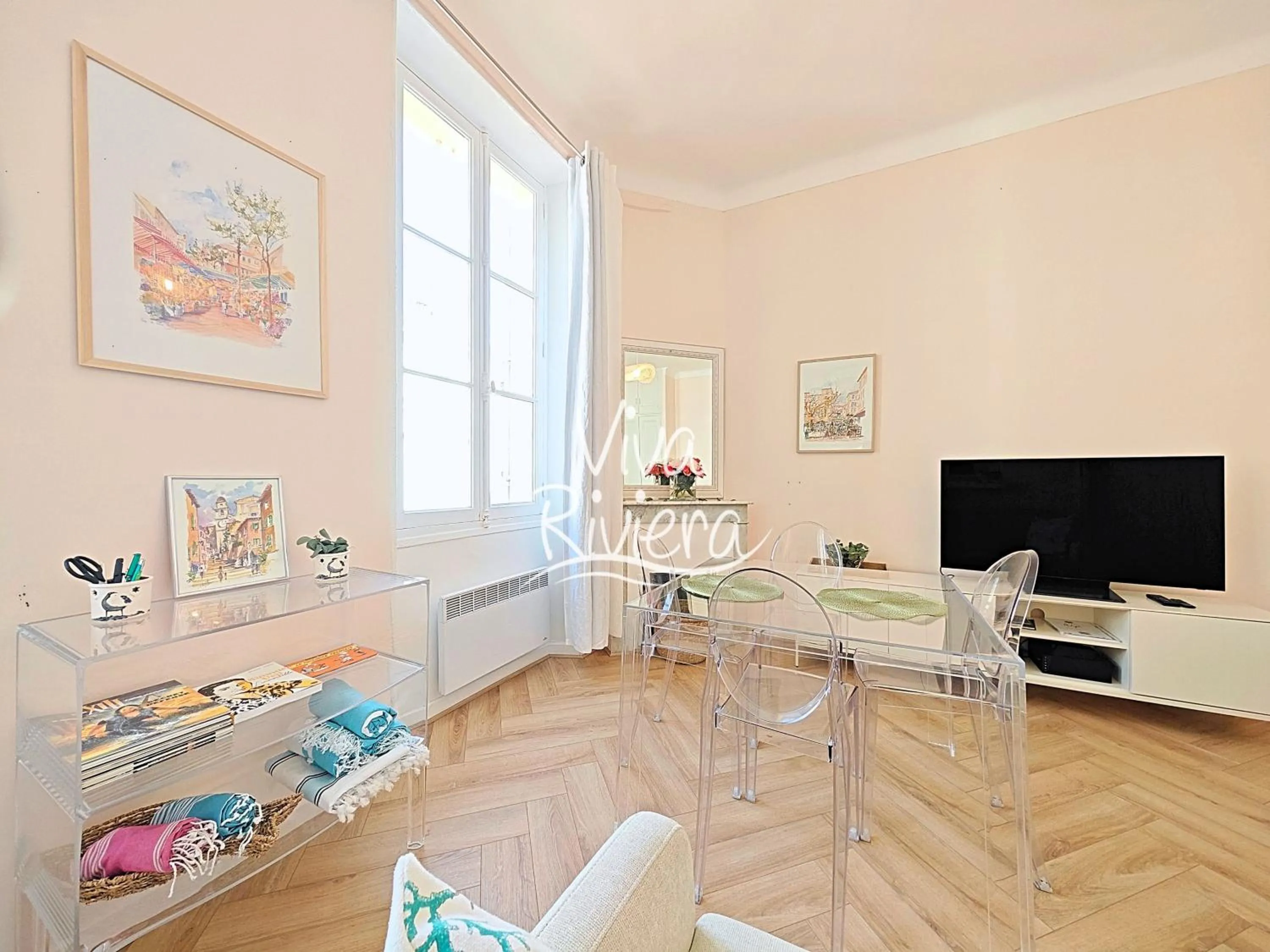 Communal lounge/ TV room in Viva Riviera 5 Rue Florian