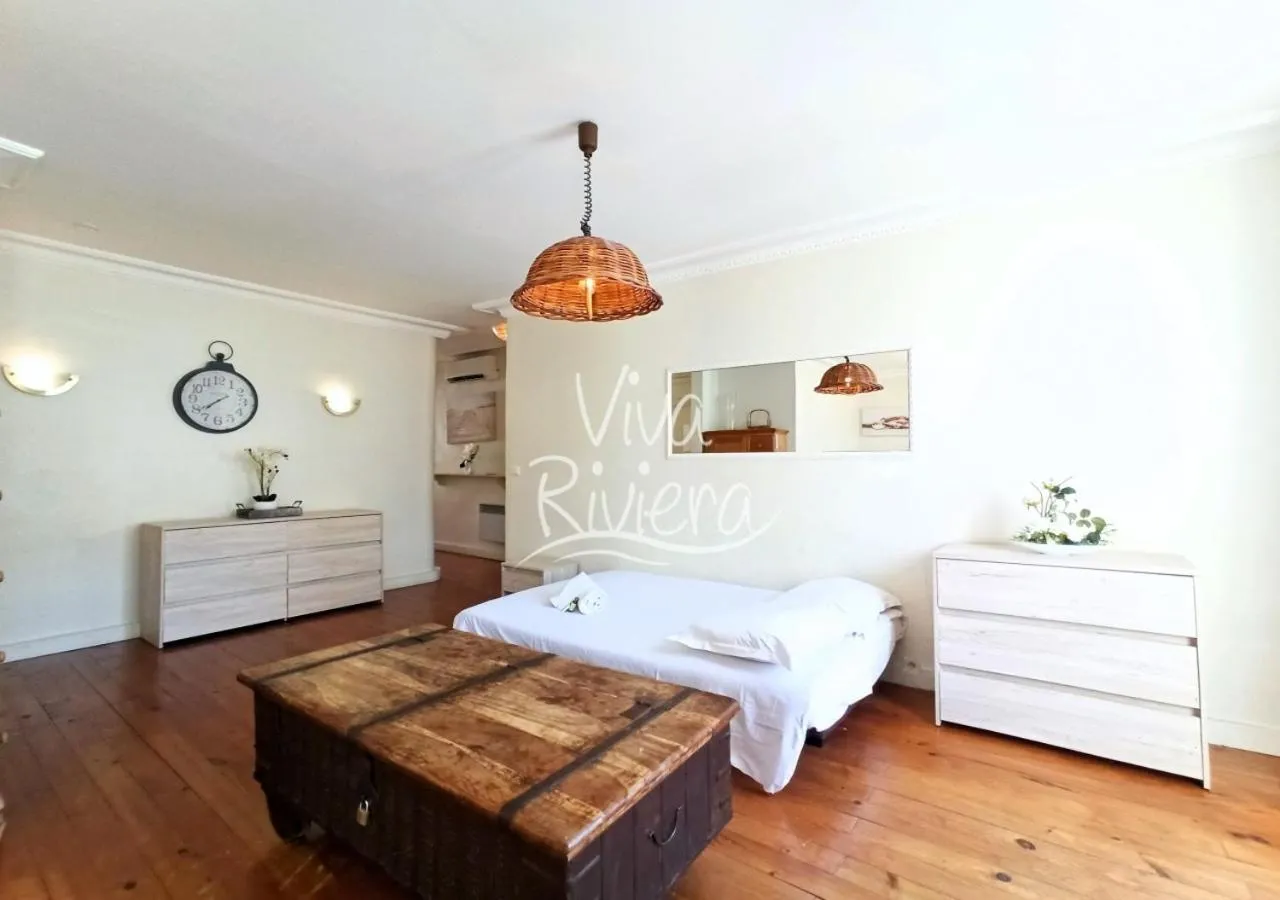 Bed in Viva Riviera 5 Rue Florian