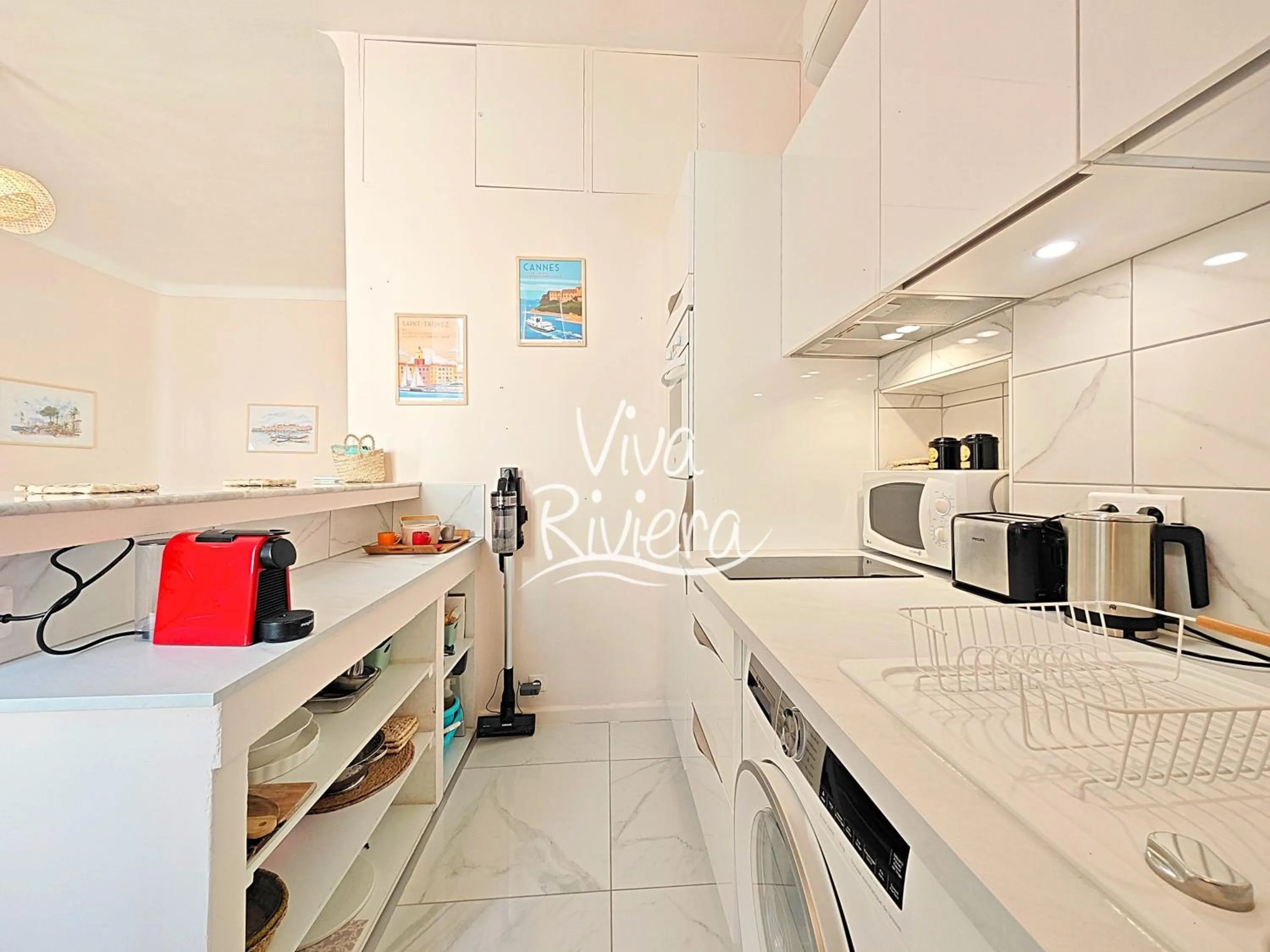Coffee/tea facilities in Viva Riviera 5 Rue Florian
