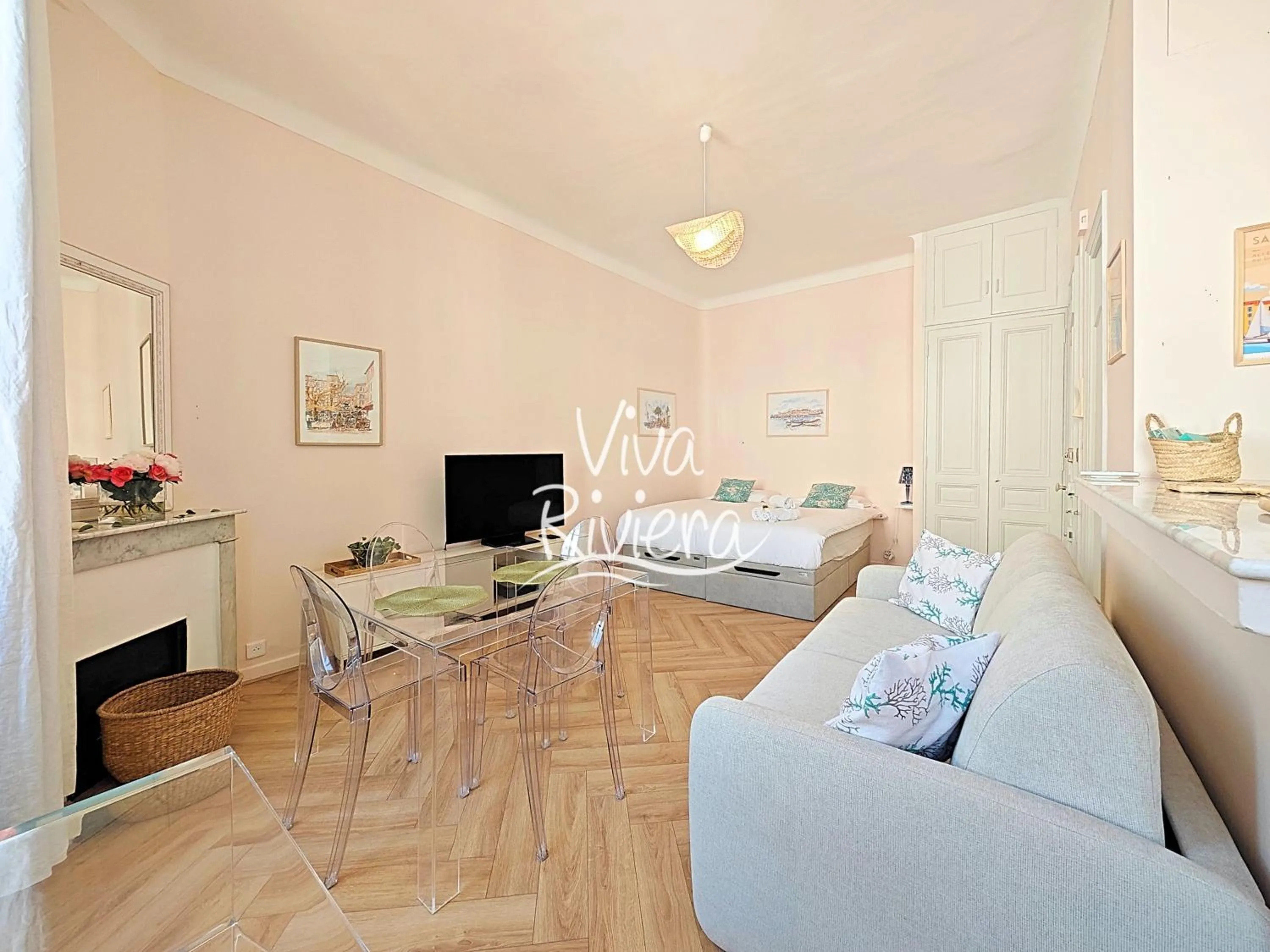 Bed in Viva Riviera 5 Rue Florian