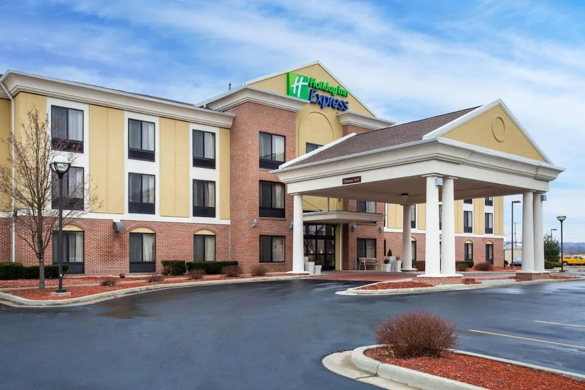 Holiday Inn Express and Suites Martinsville Bloomington Area
