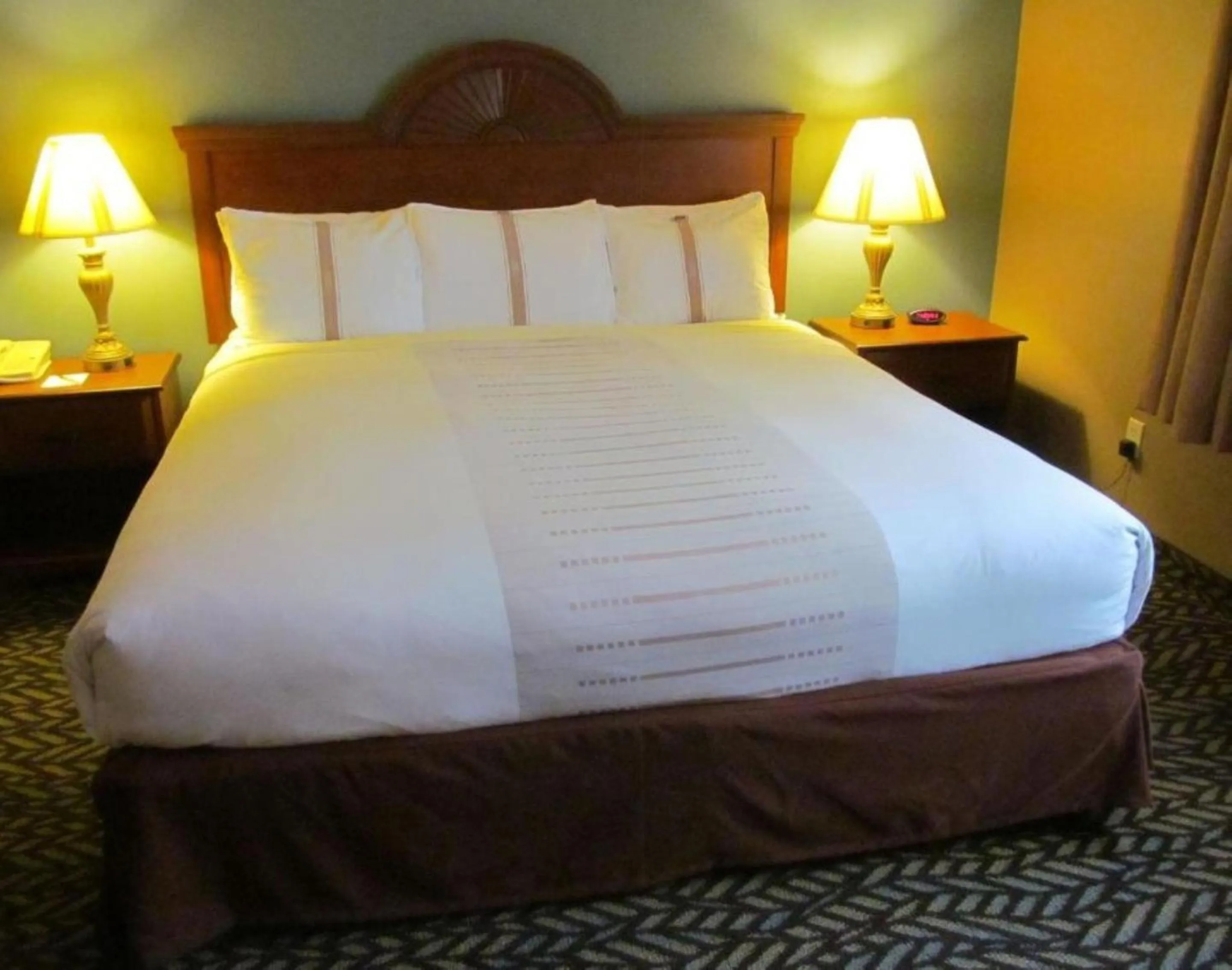 Bedroom, Bed in Fireside Inn and Suites