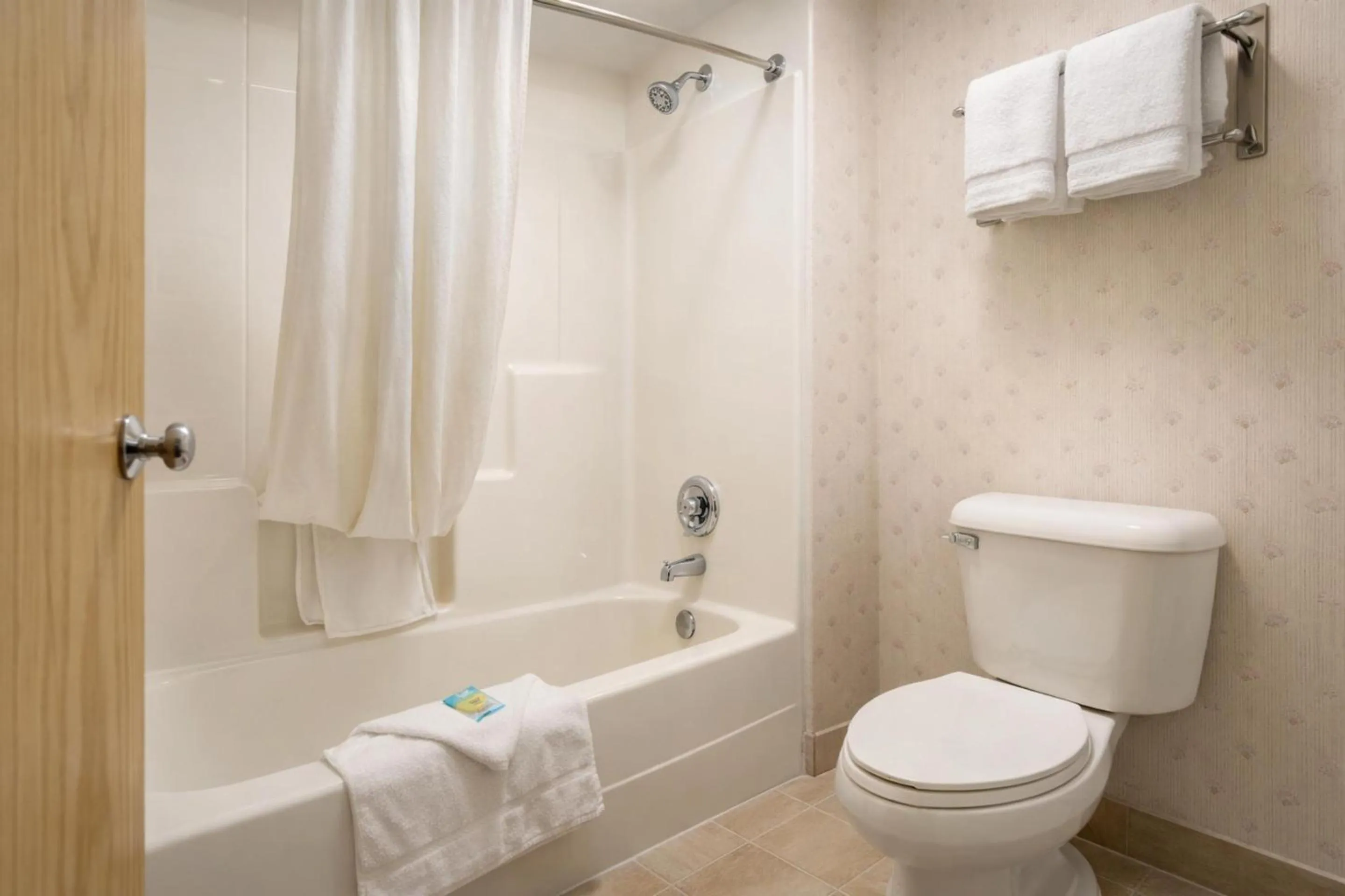 Bathroom in Fireside Inn and Suites