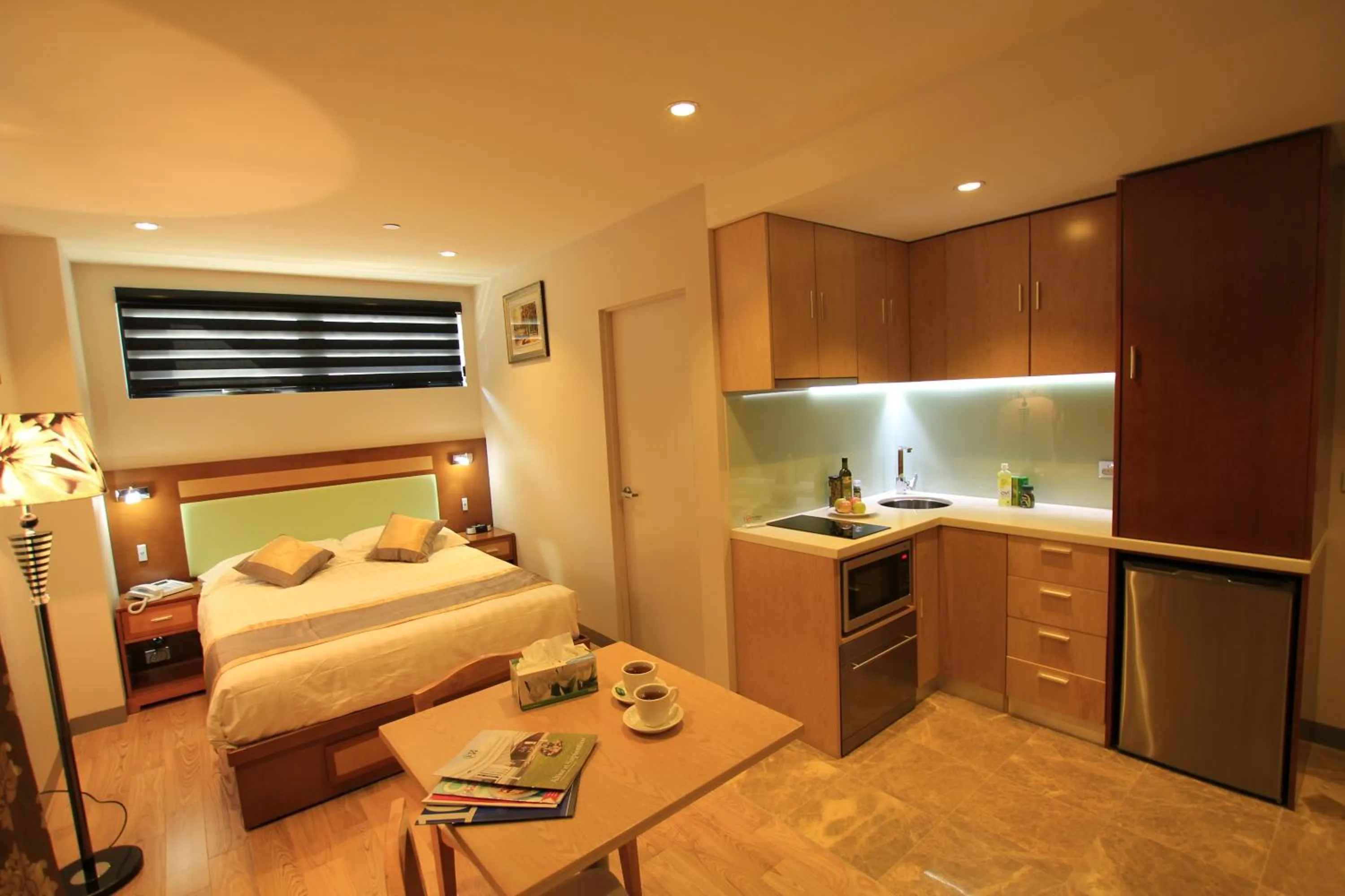 Bed in Melrose Apartments